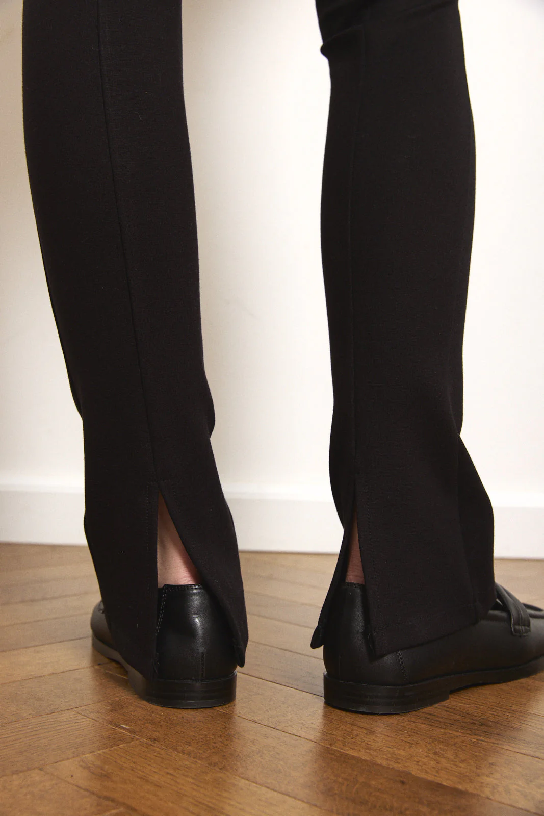 Back Slit Leggings - Image 3