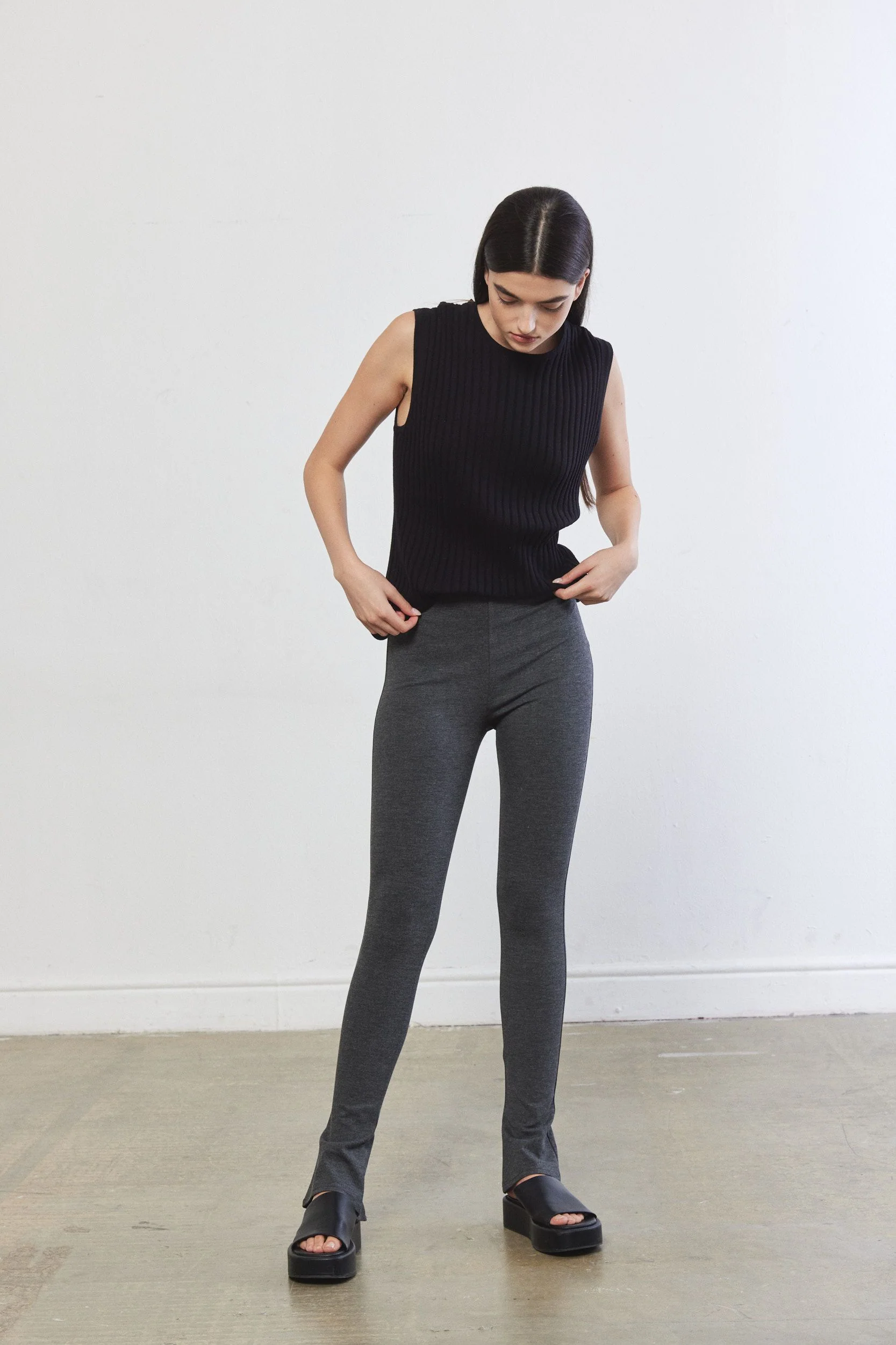 Back Slit Leggings - Image 6