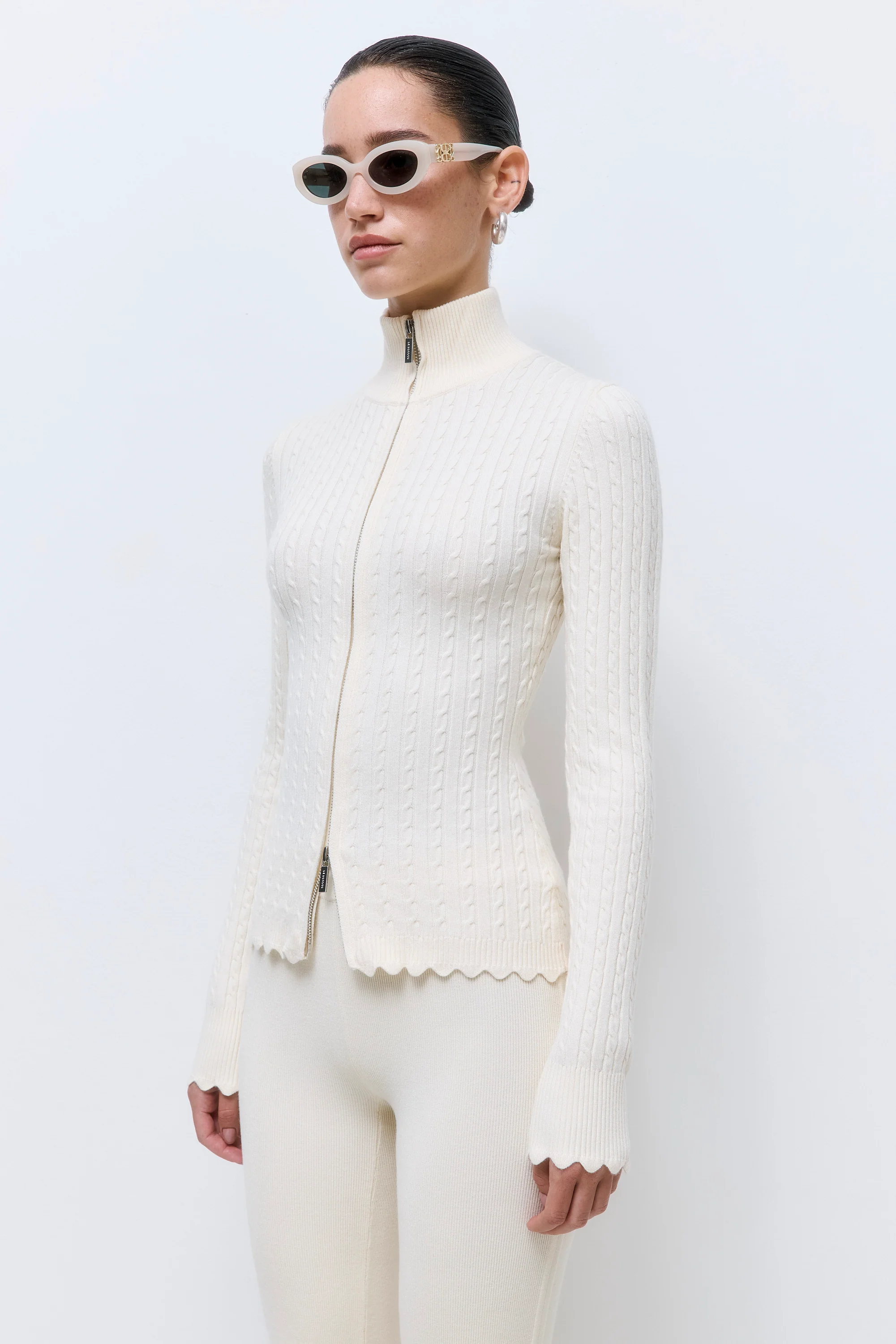 Fitted Cable Knit Cardigan - Image 4