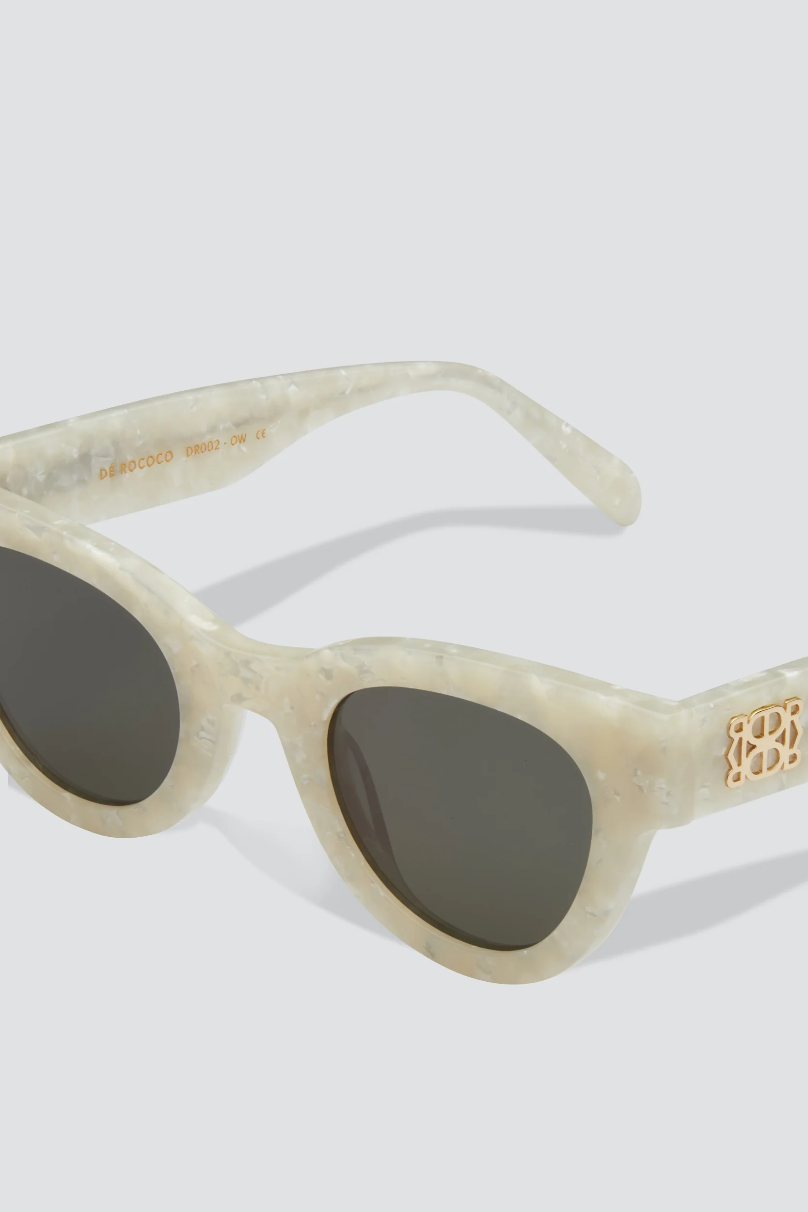 Cat-Eye Sunglasses - Image 4