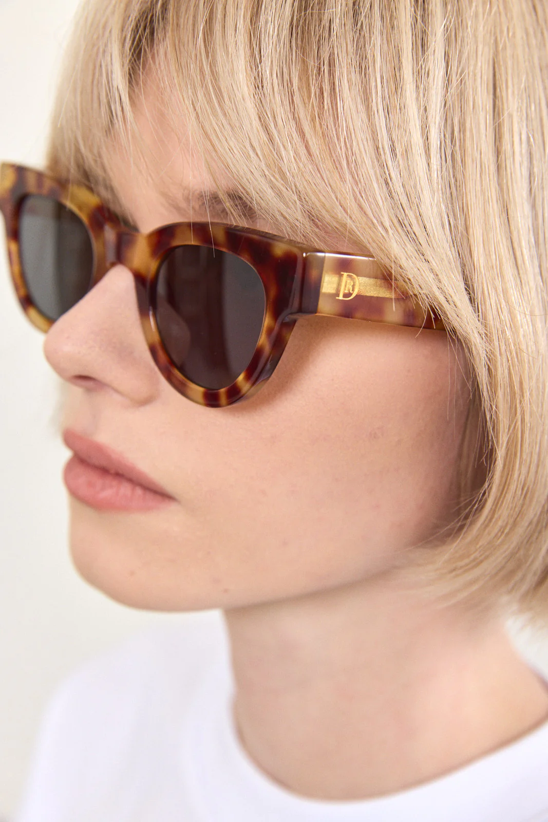 Cat-Eye Sunglasses - Image 3