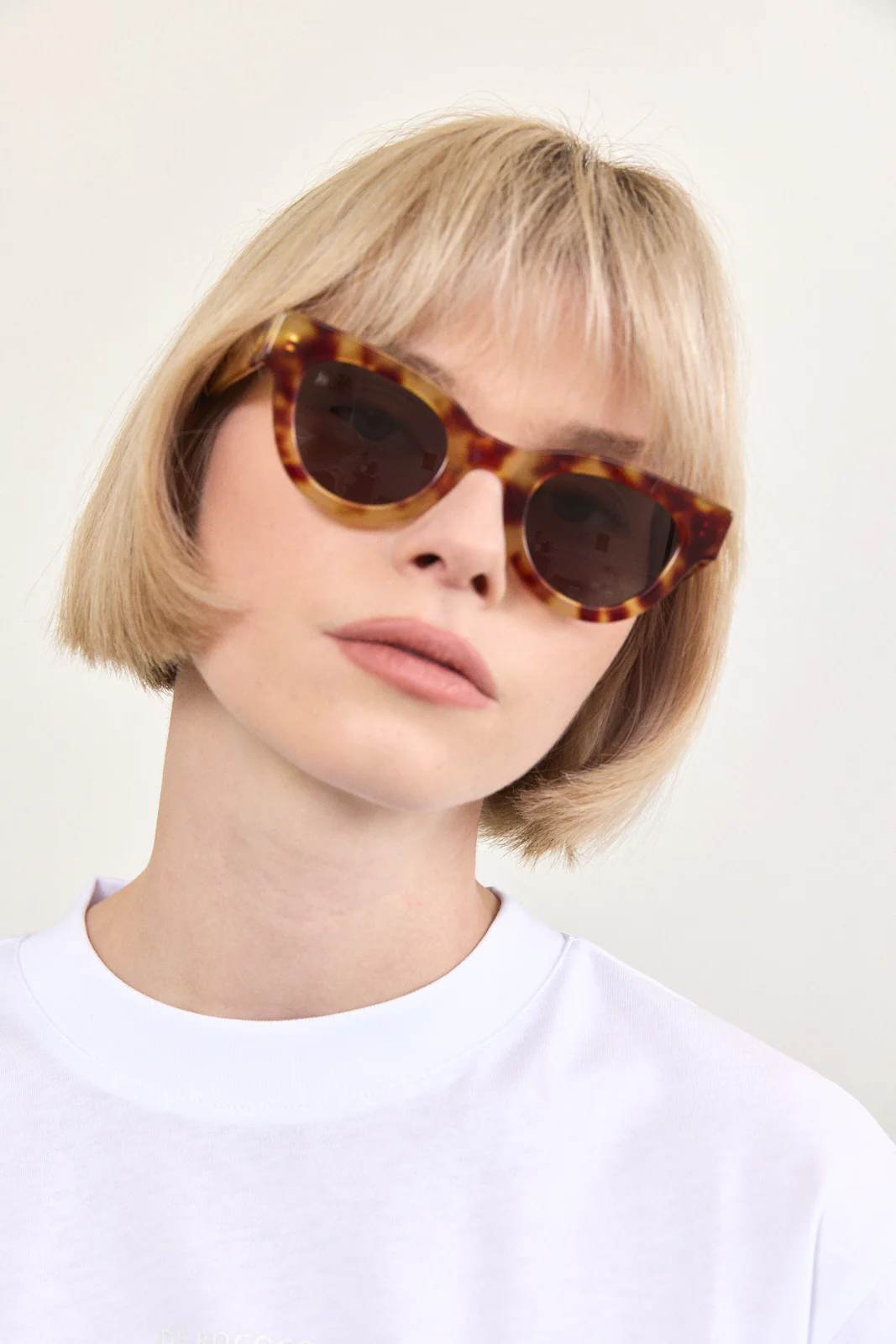 Cat-Eye Sunglasses - Image 4