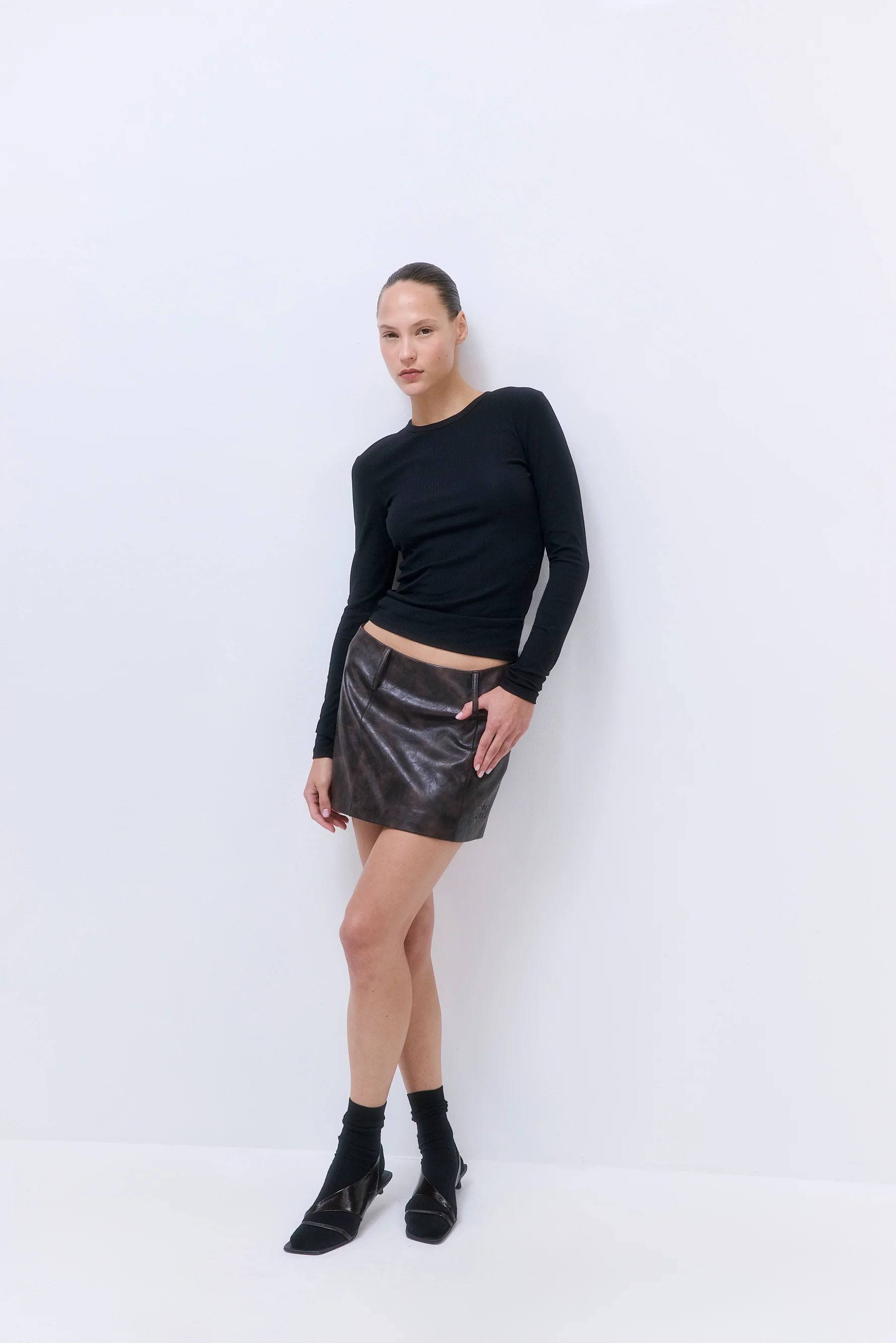 Classic Ribbed Fitted Long Sleeved T Shirt - Image 3