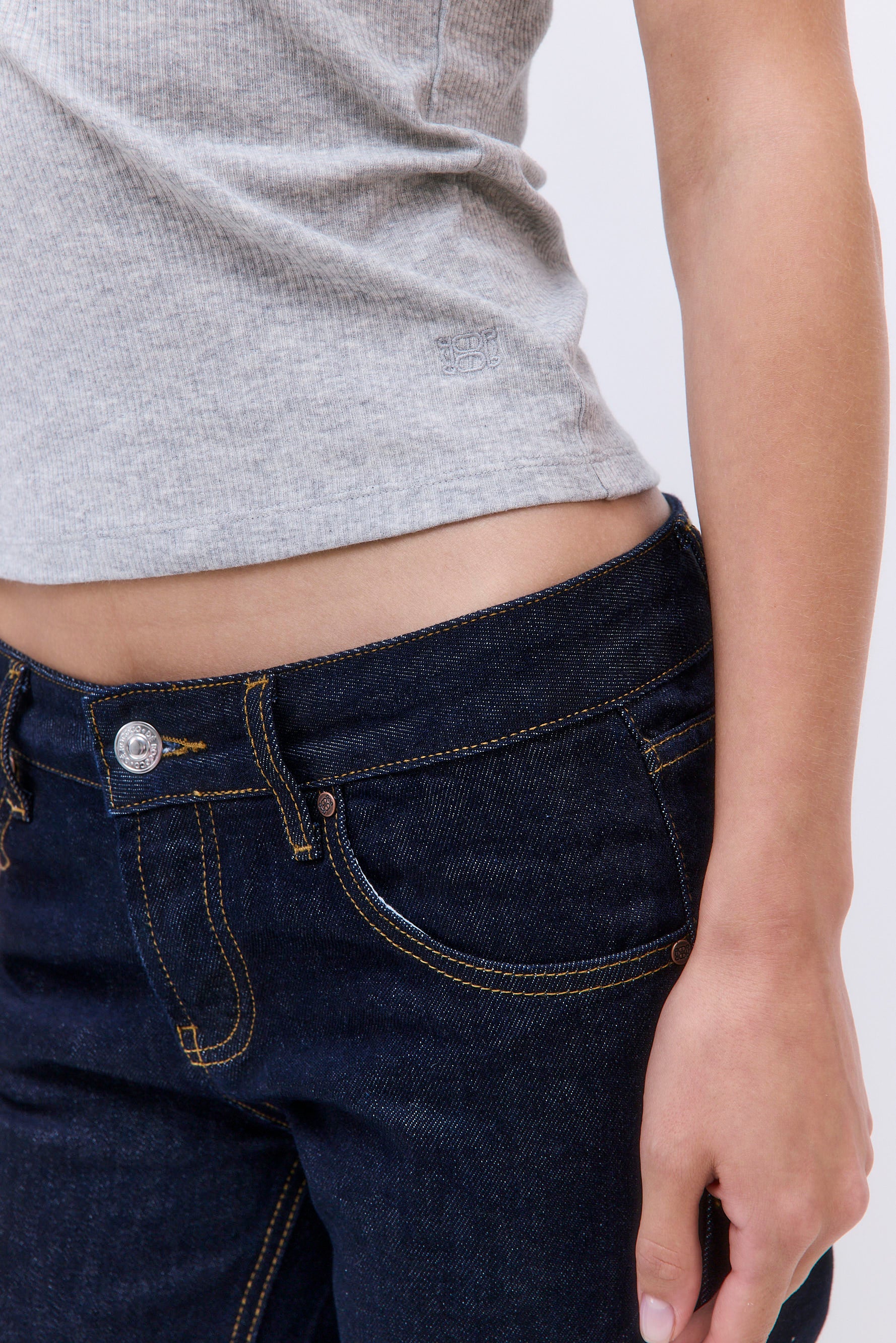 Classic Ribbed Low Scoop Tank - Image 7