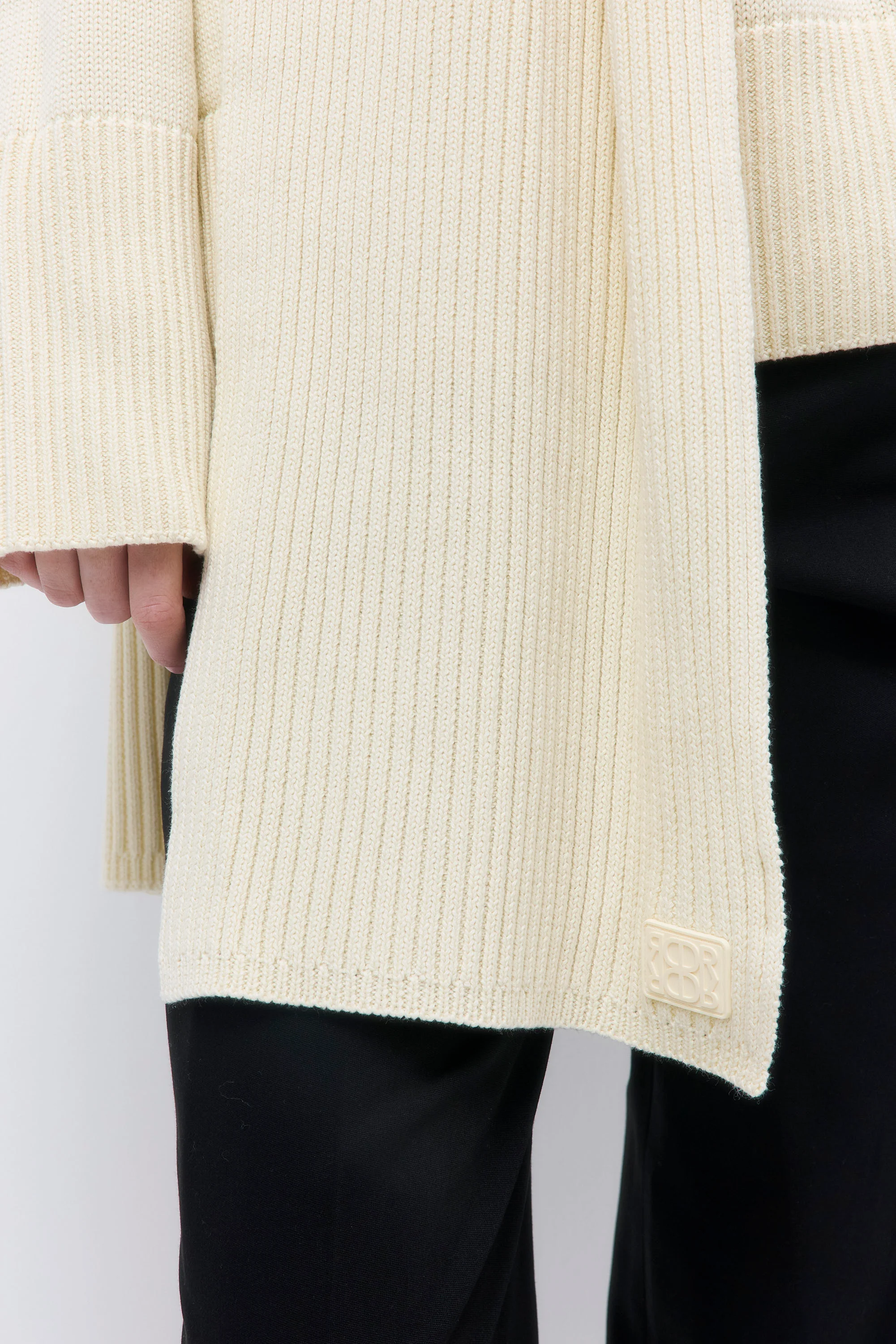 Chunky Ribbed Scarf - Image 3