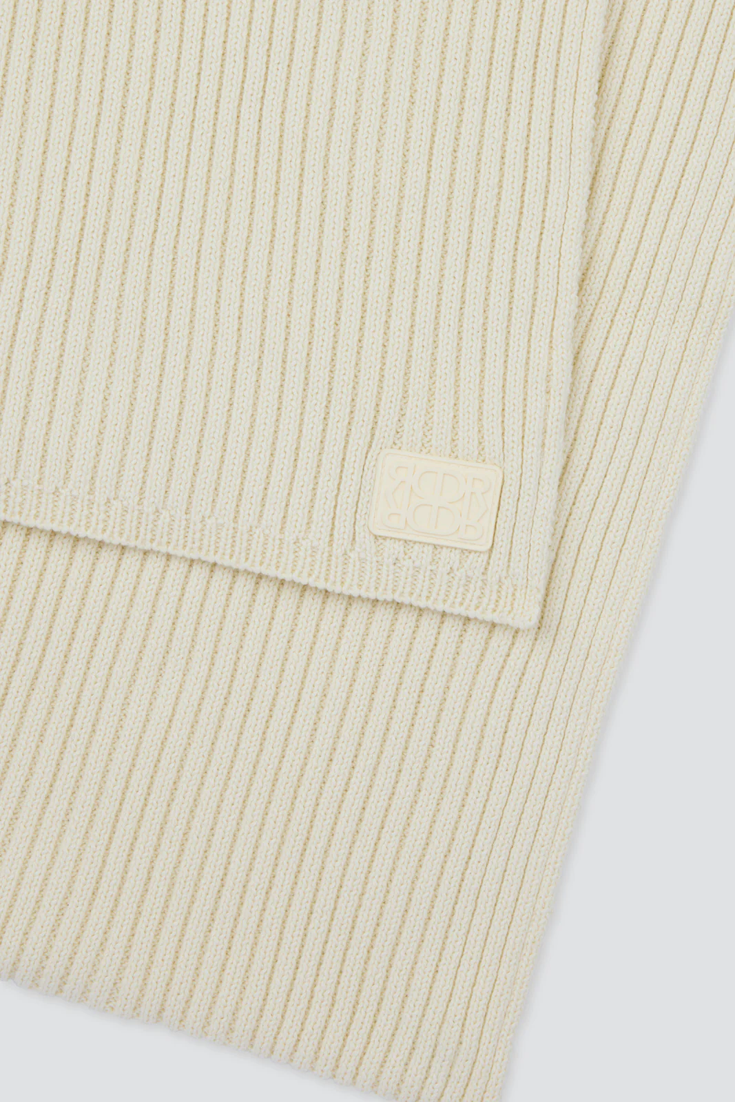 Chunky Ribbed Scarf - Image 4
