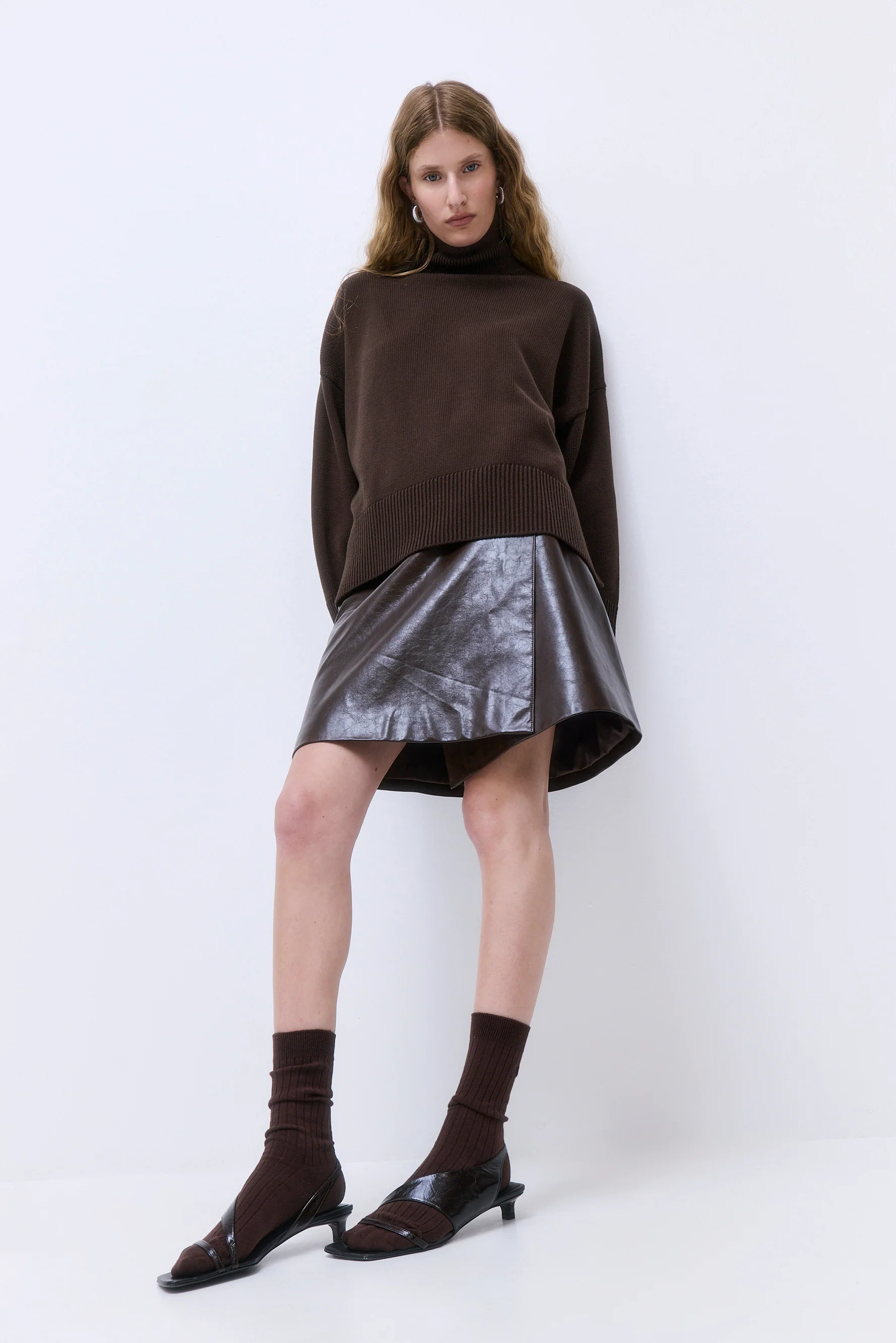 Cozy Ribbed Crew Socks - Image 4