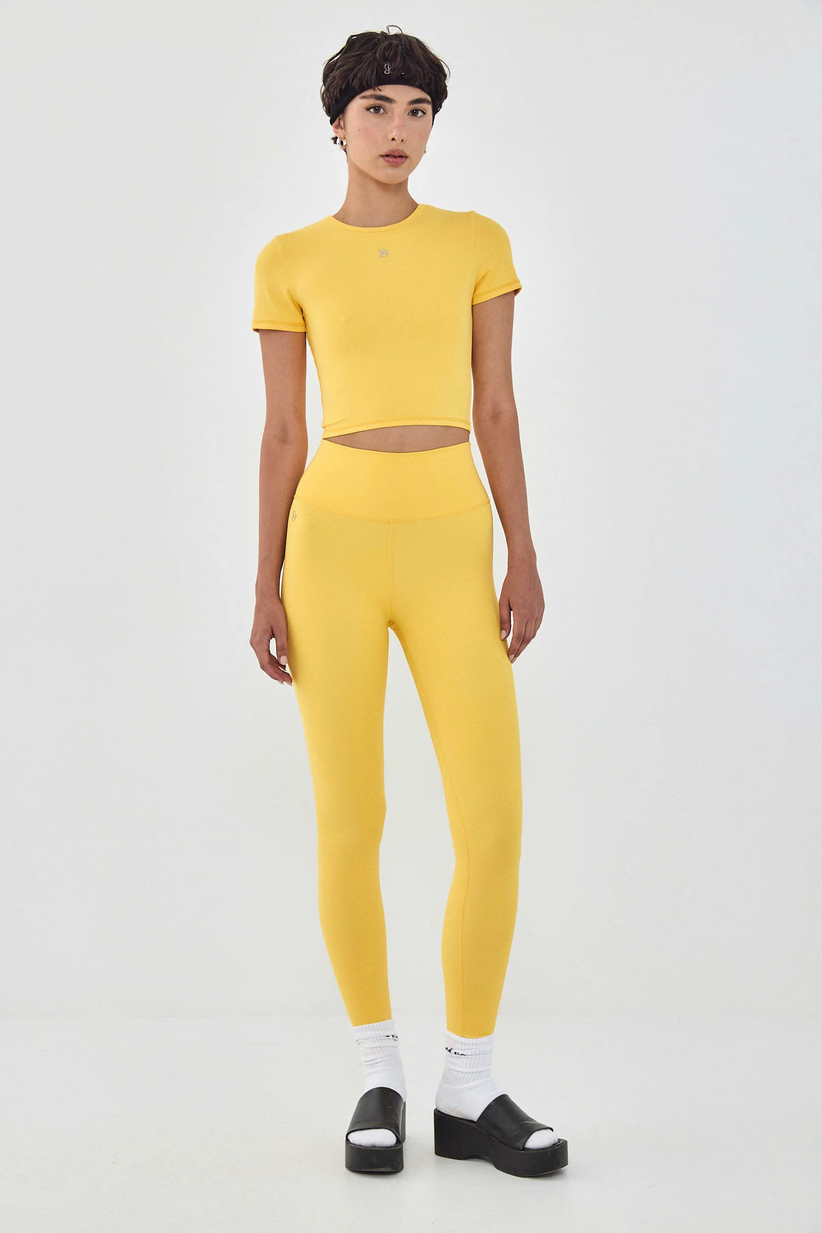 Dé Short Sleeved Cropped Top - Image 2