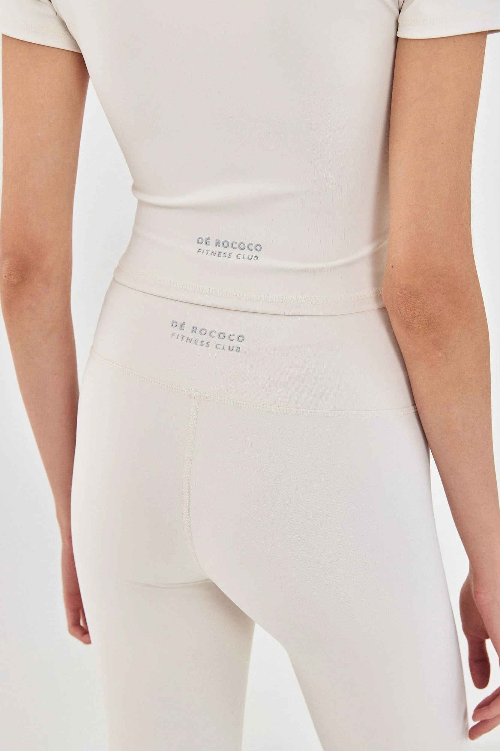 Dé Short Sleeved Cropped Top - Image 6