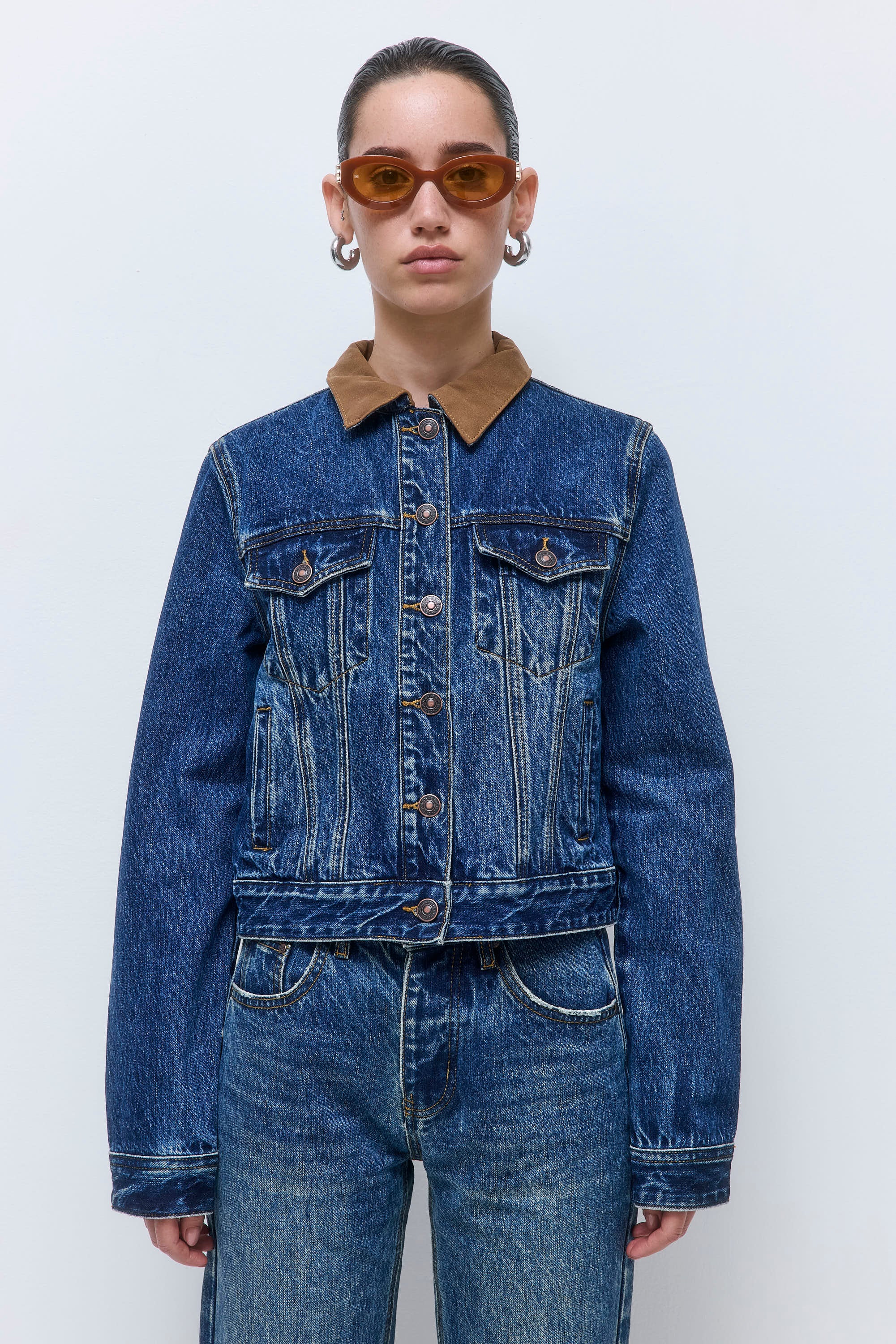 Contrasting Fitted Denim Jacket