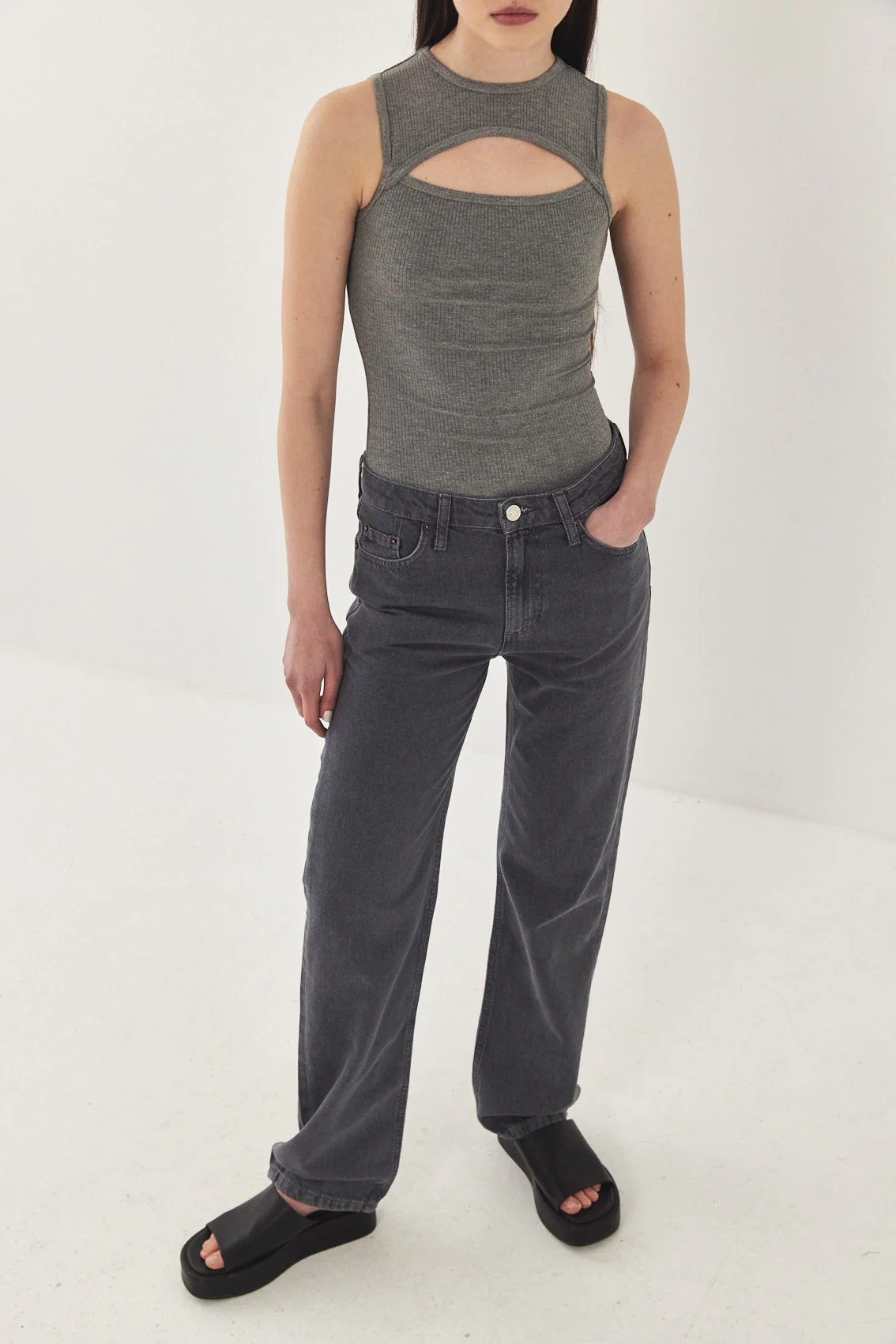 Frontal Cut Out Ribbed Tank Top - Image 3