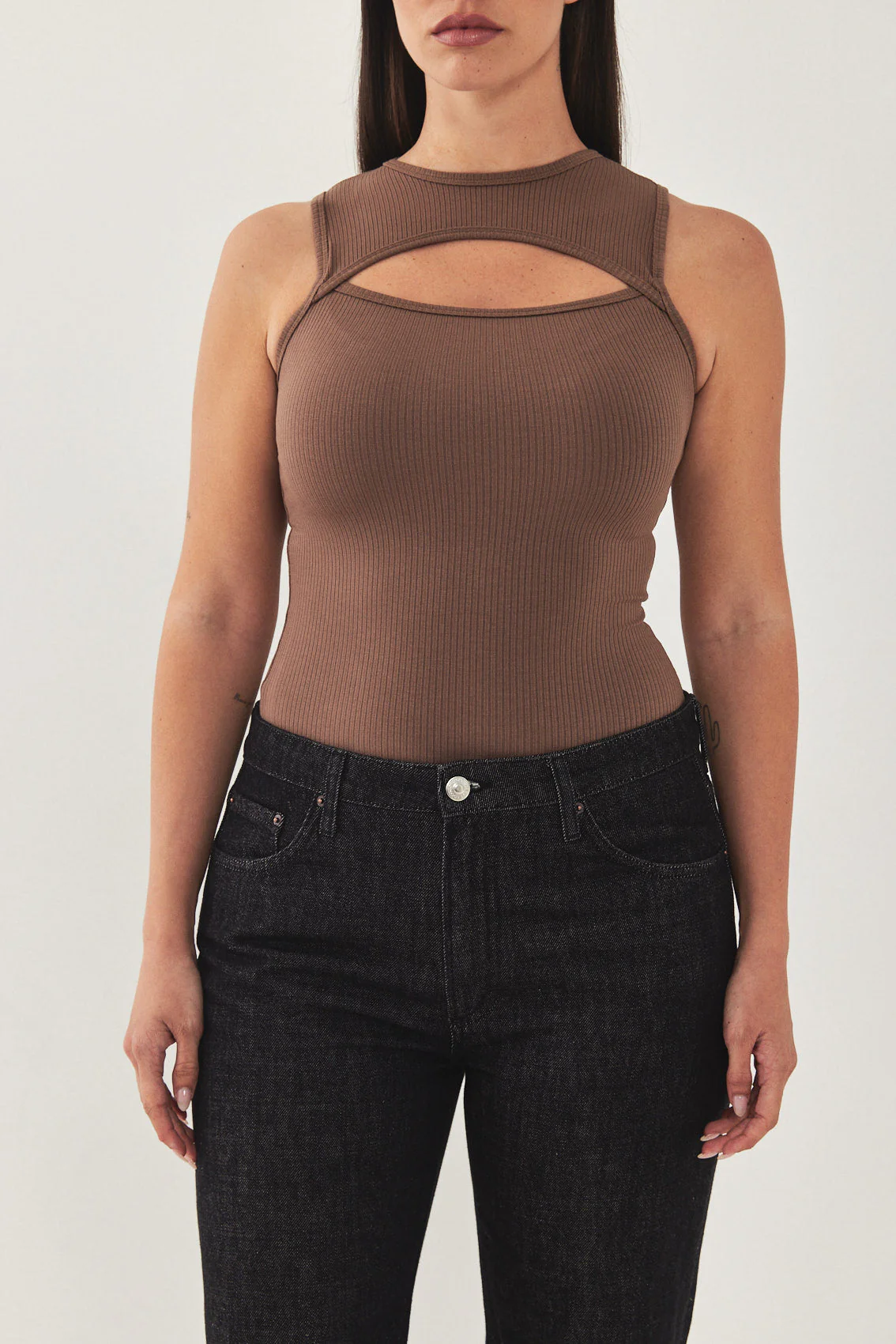Frontal Cut Out Ribbed Tank Top - Image 6