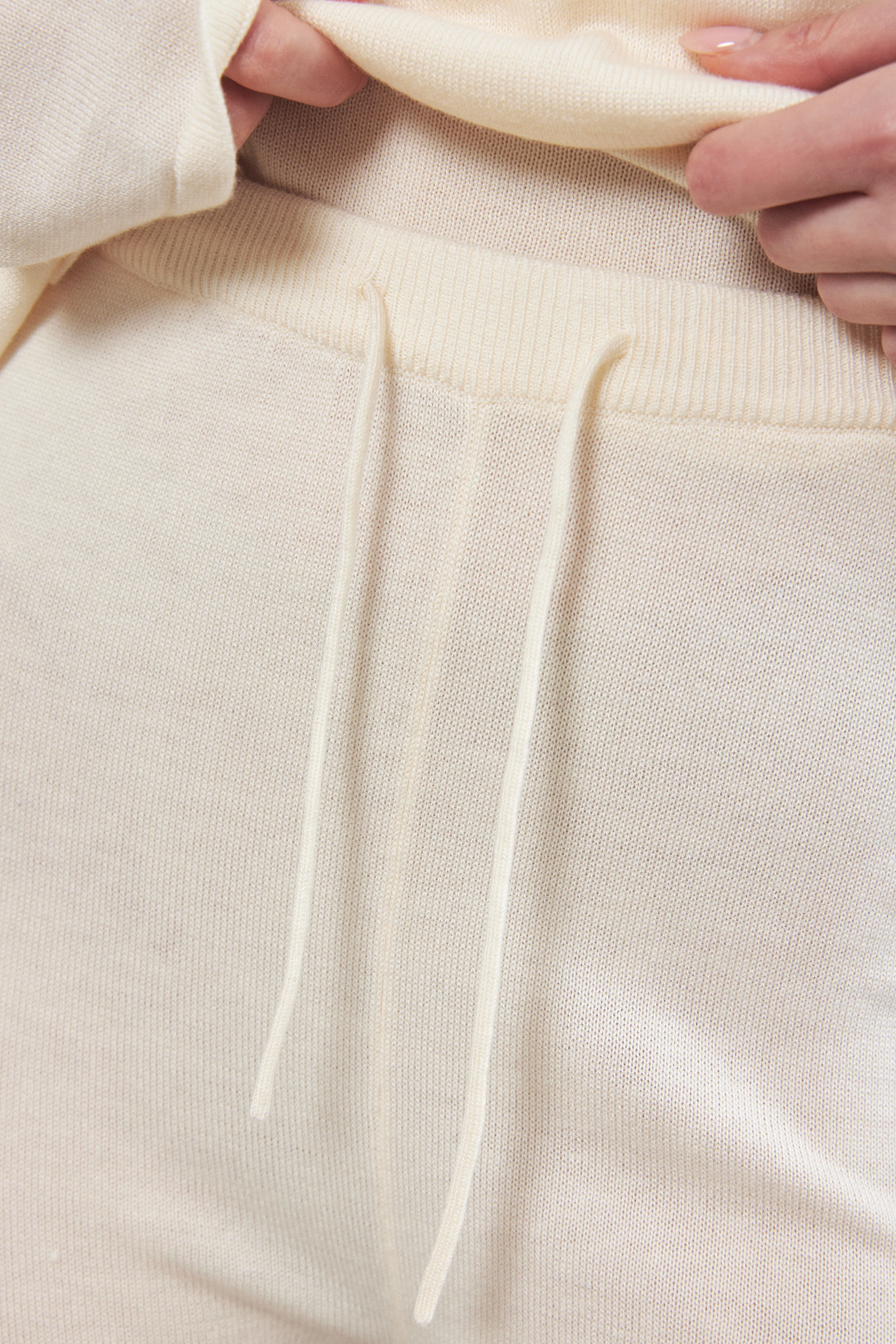 Knitted Flowy Pants - Image 5