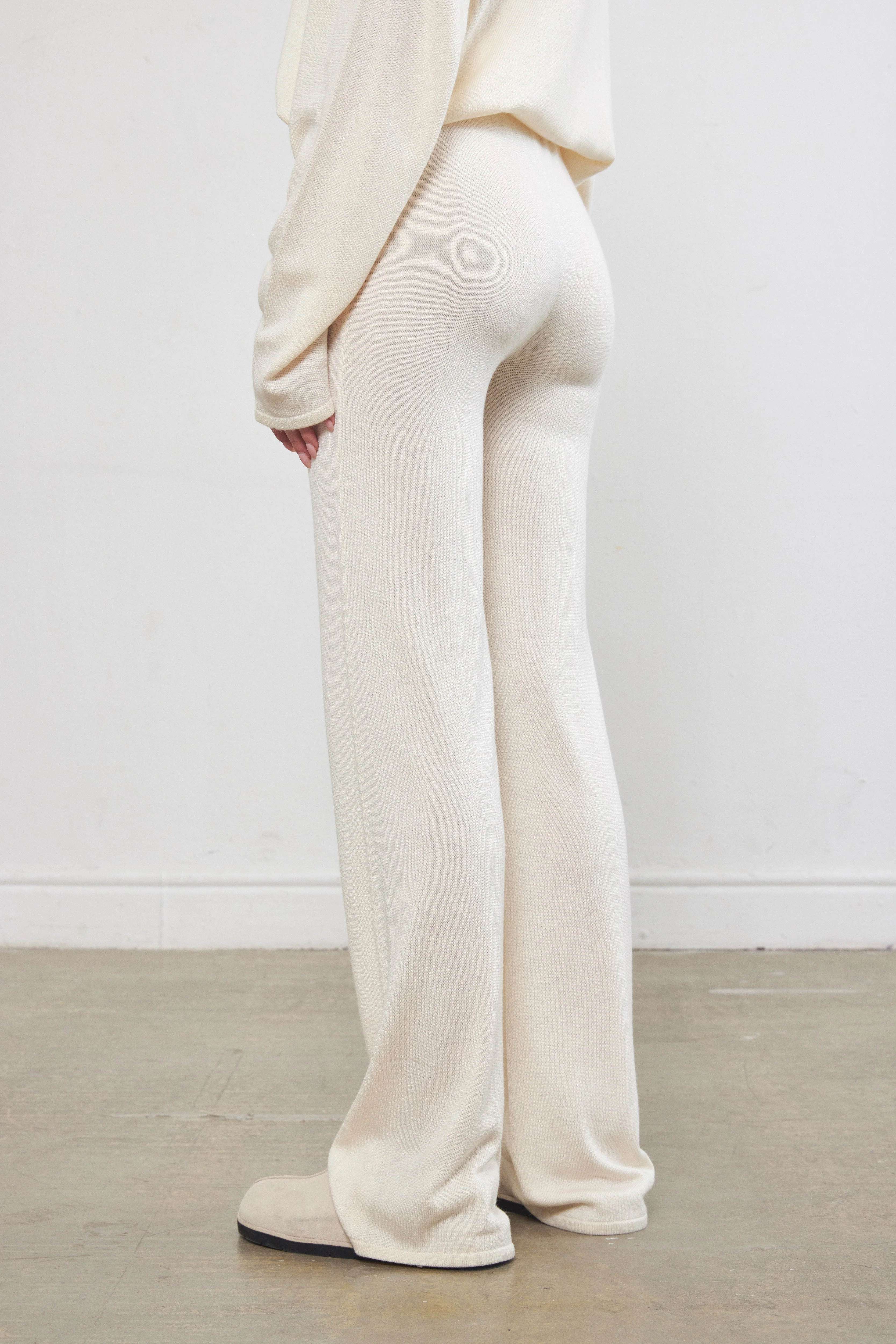 Knitted Flowy Pants - Image 9