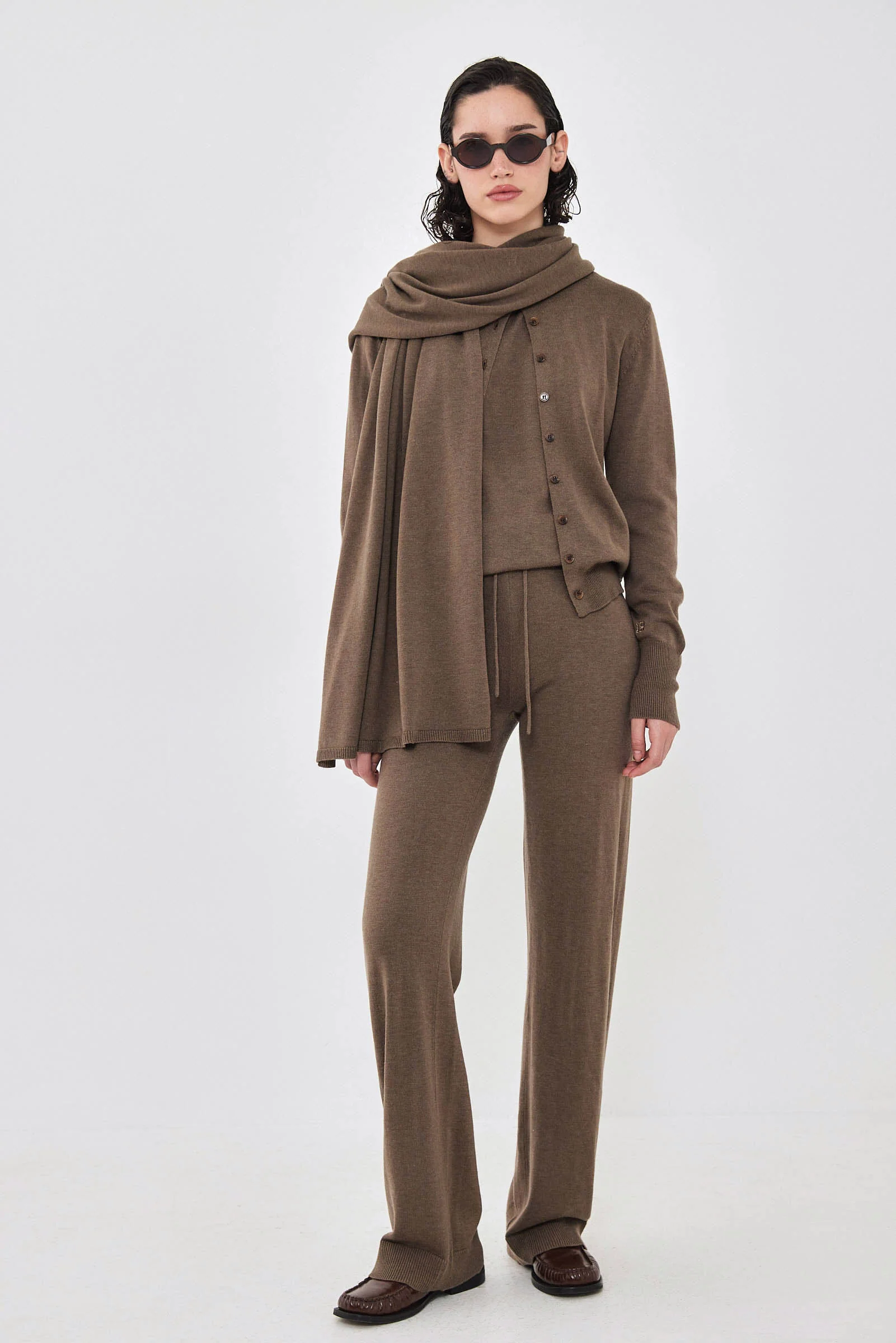 Light Knitted Pants - Image 10