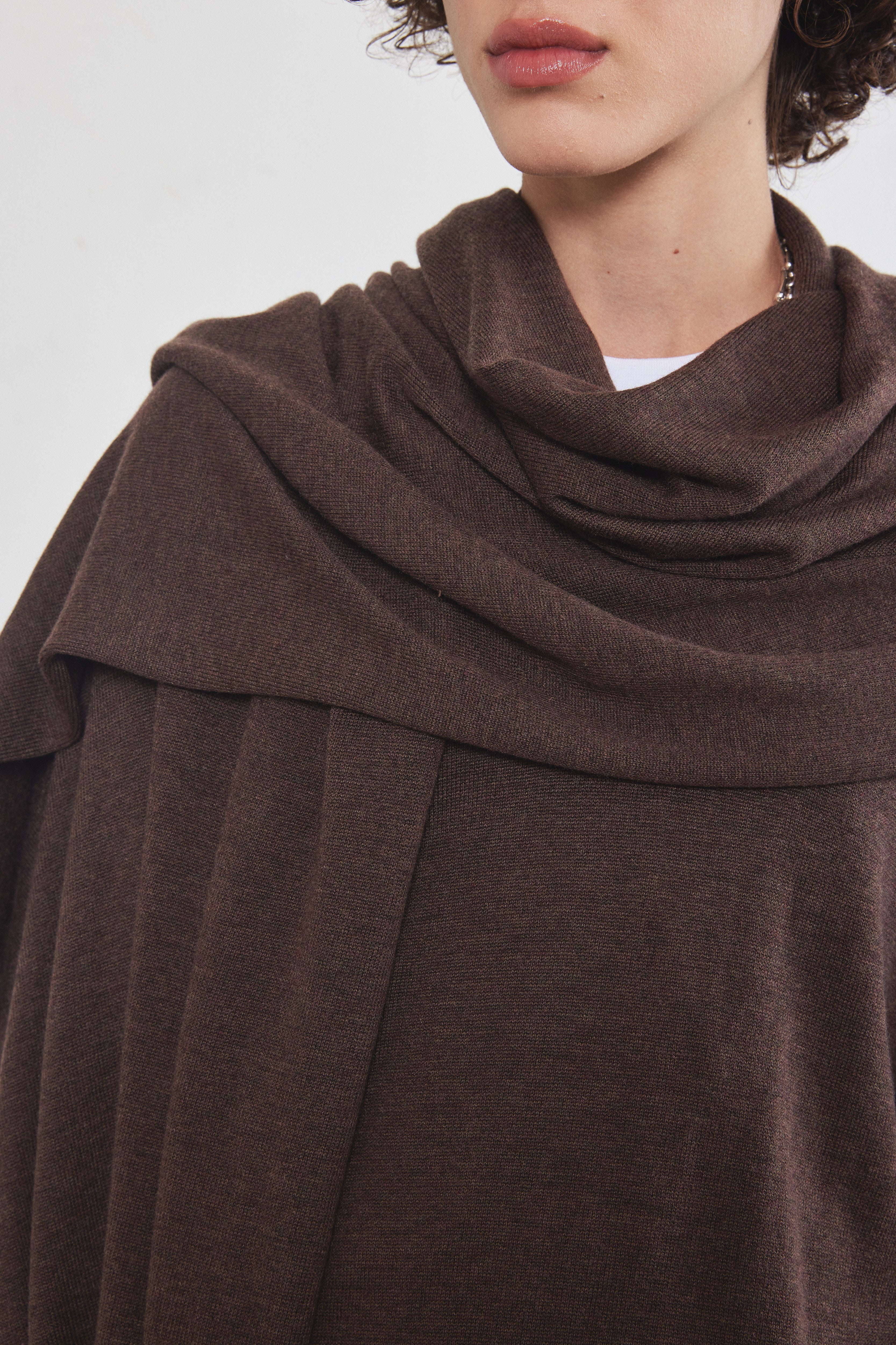 Light Knitted Scarf - Image 4