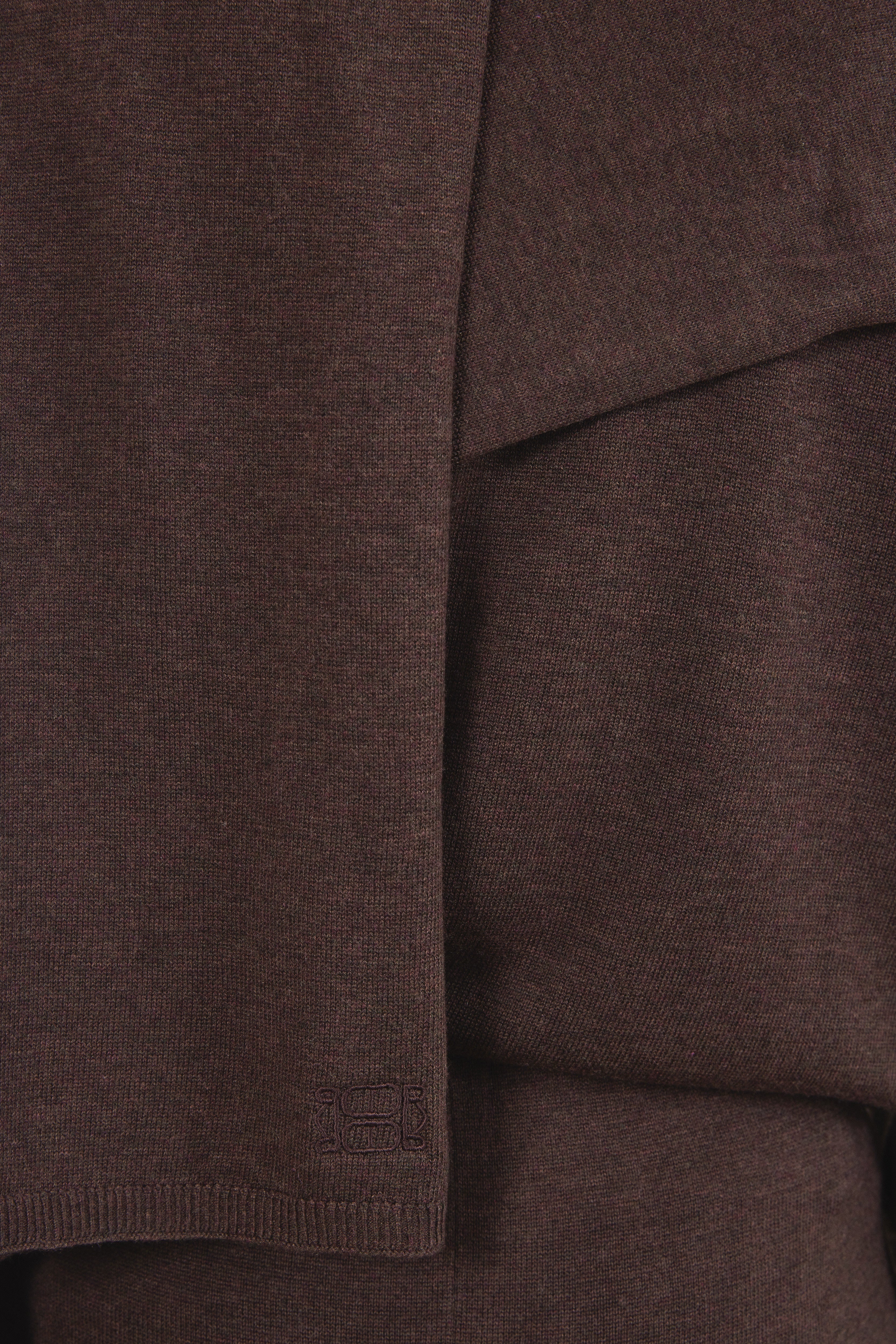 Light Knitted Scarf - Image 5