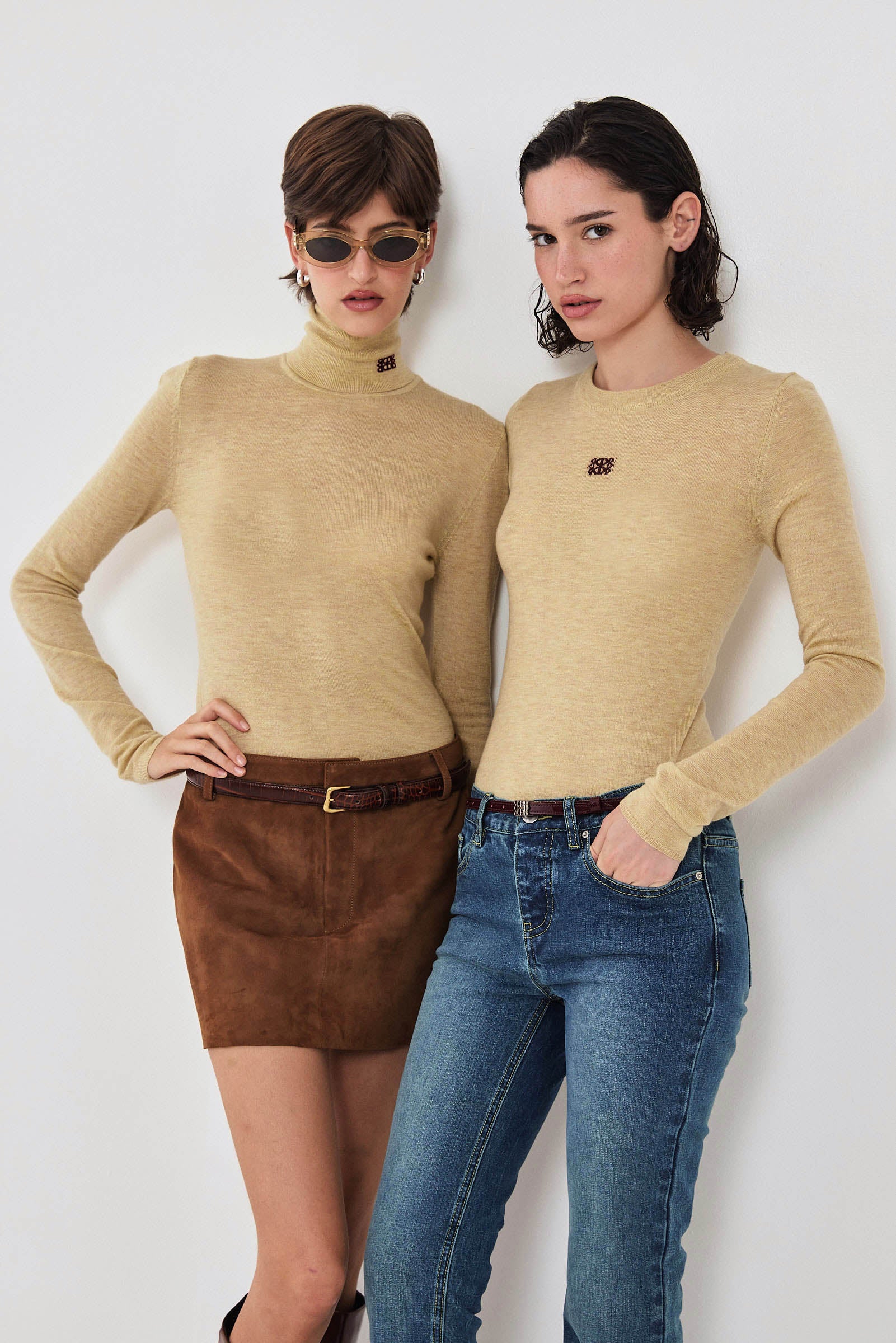 Lightweight Knitted Turtleneck Logo Top - Image 8