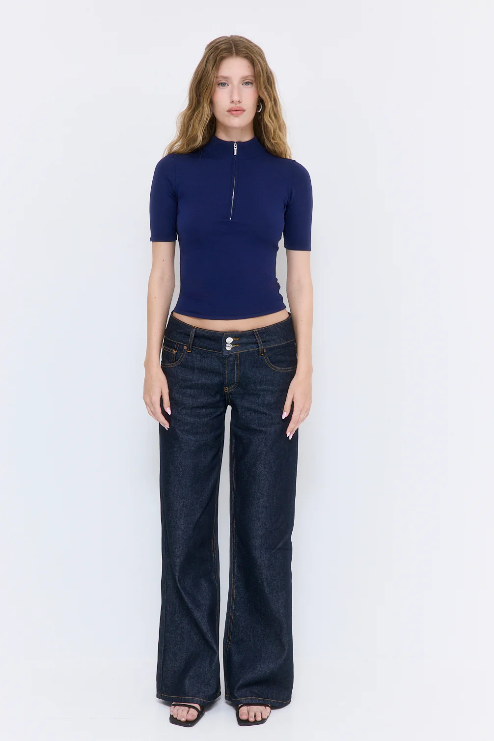 Mid Sleeved Zipper Knit - Image 2