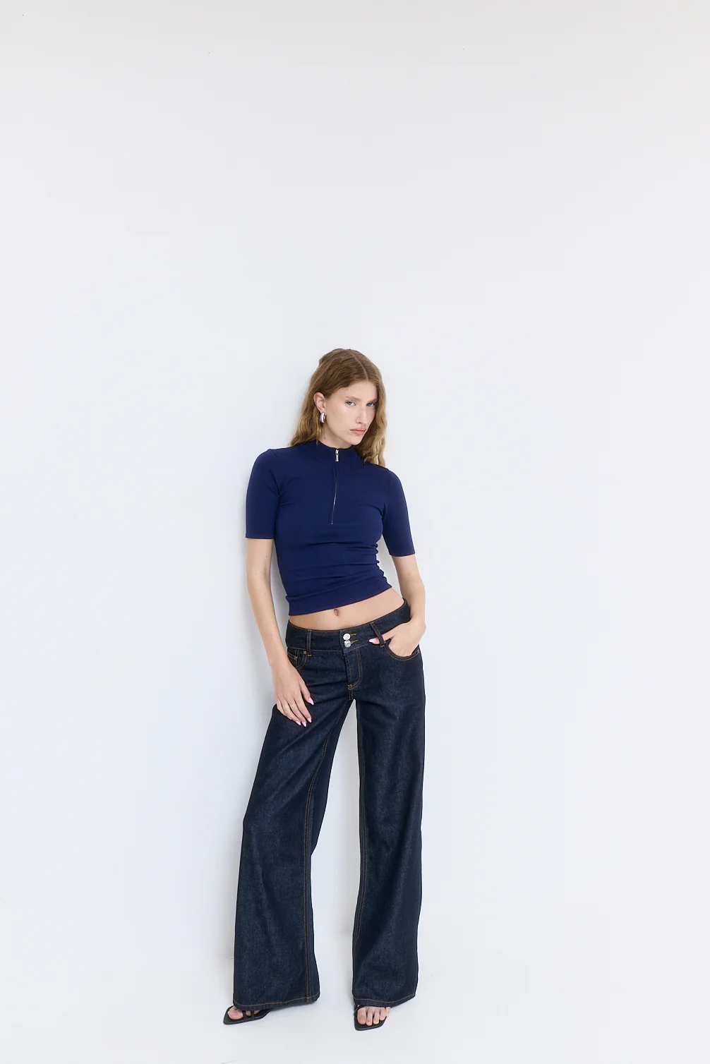 Mid Sleeved Zipper Knit - Image 3