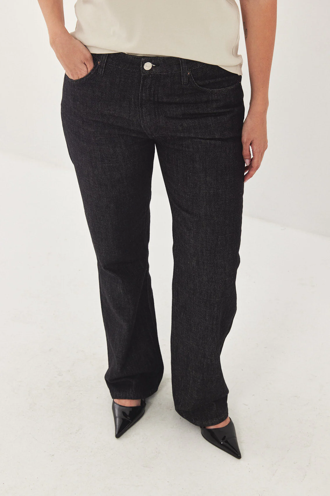 No.10| Low Rise Straight Denim - Image 10