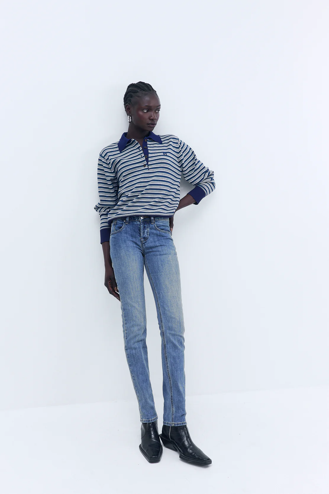 No.18| Mid Rise Fitted Denim - Image 3