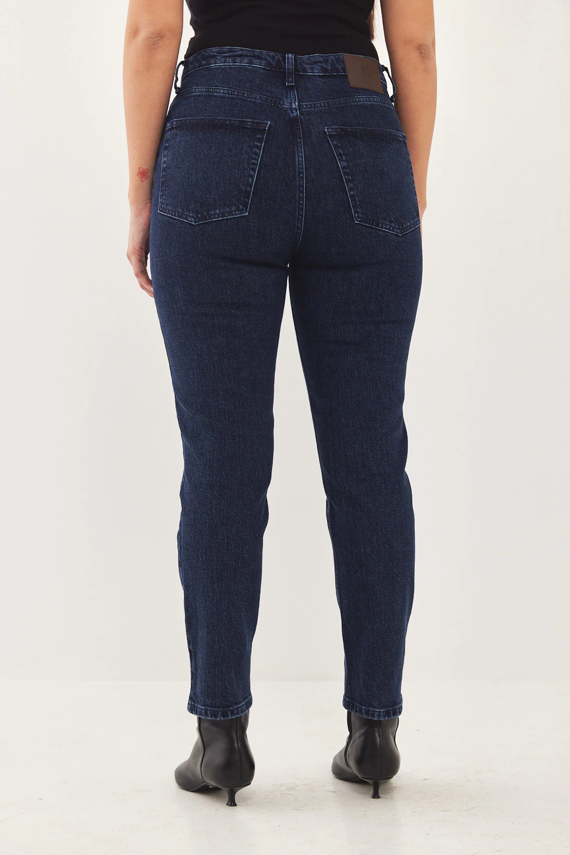 No.4 High Waist Slim Cropped Denim - Image 14