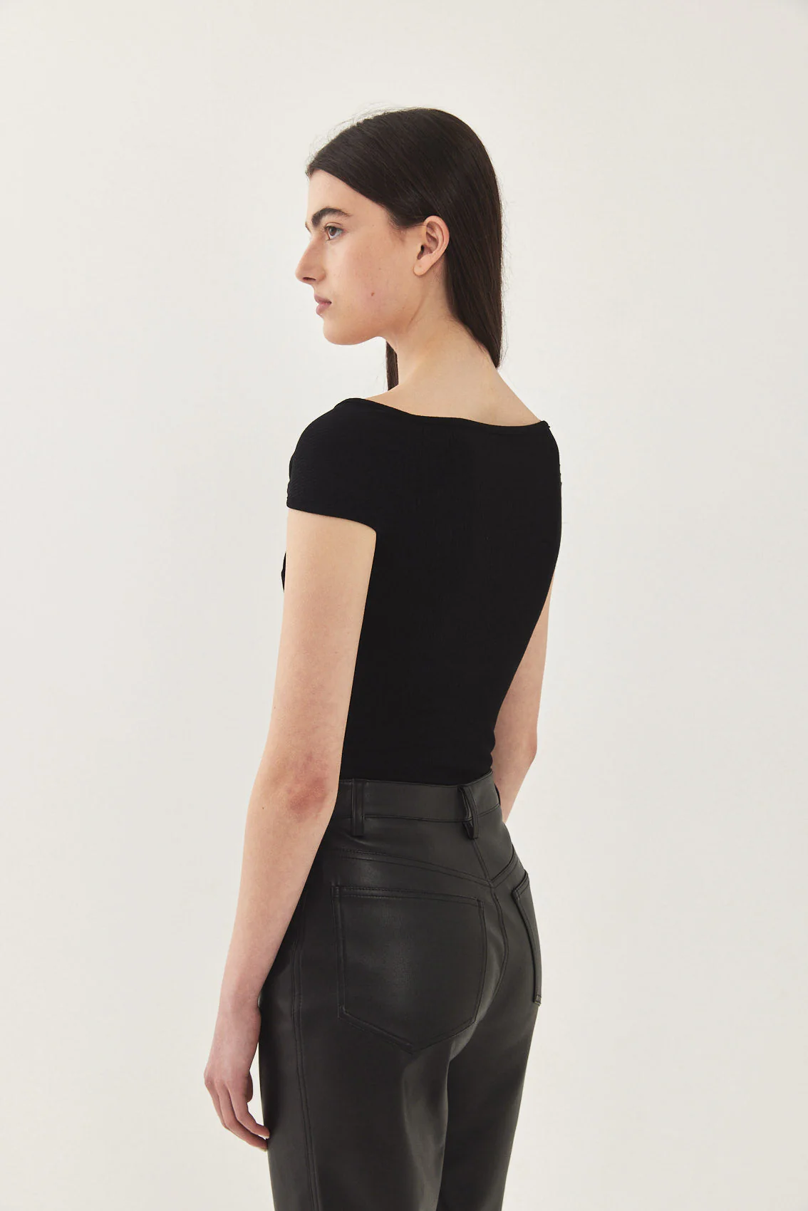 Off Shoulder Ribbed Tank Top - Image 4