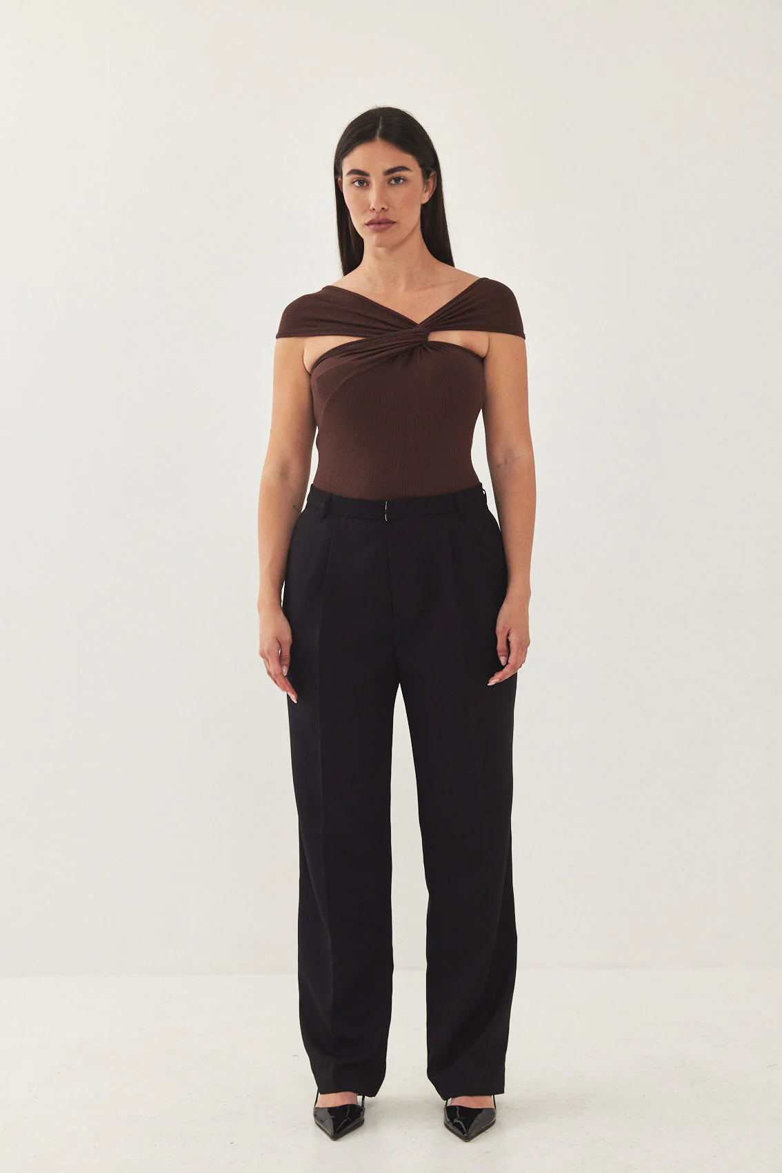 Off Shoulder Ribbed Tank Top - Image 2