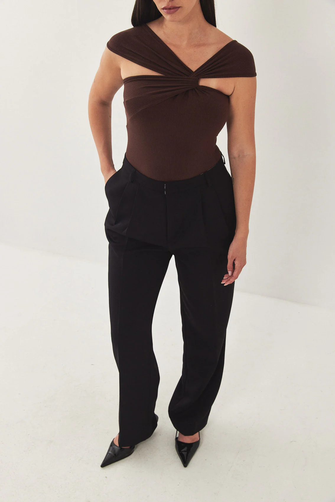 Off Shoulder Ribbed Tank Top - Image 3