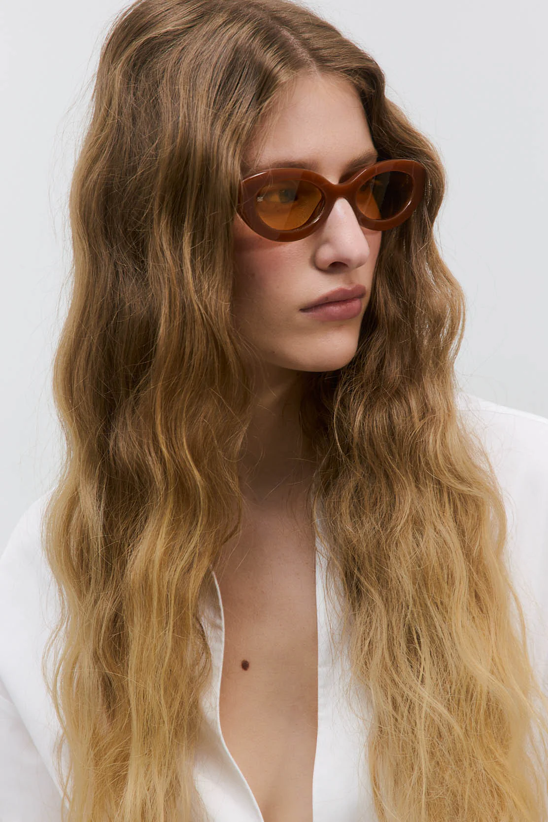 Oval Sunglasses - Image 4