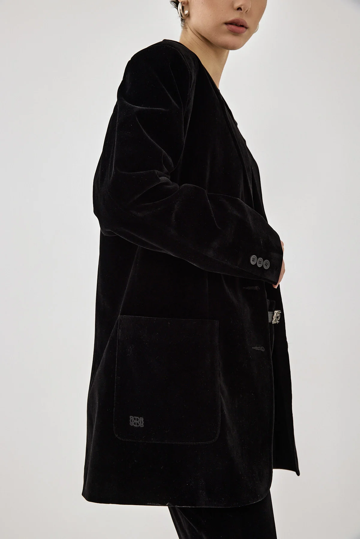 Oversized Rigid Velvet Blazer - Image 7