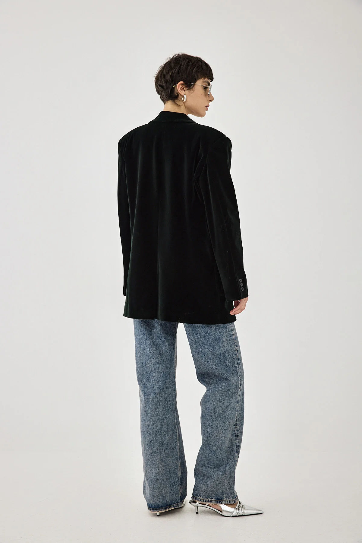 Oversized Rigid Velvet Blazer - Image 5