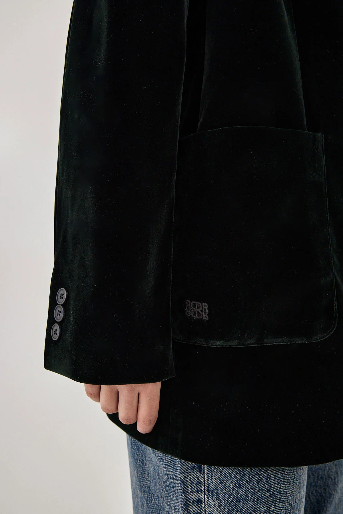 Oversized Rigid Velvet Blazer - Image 8