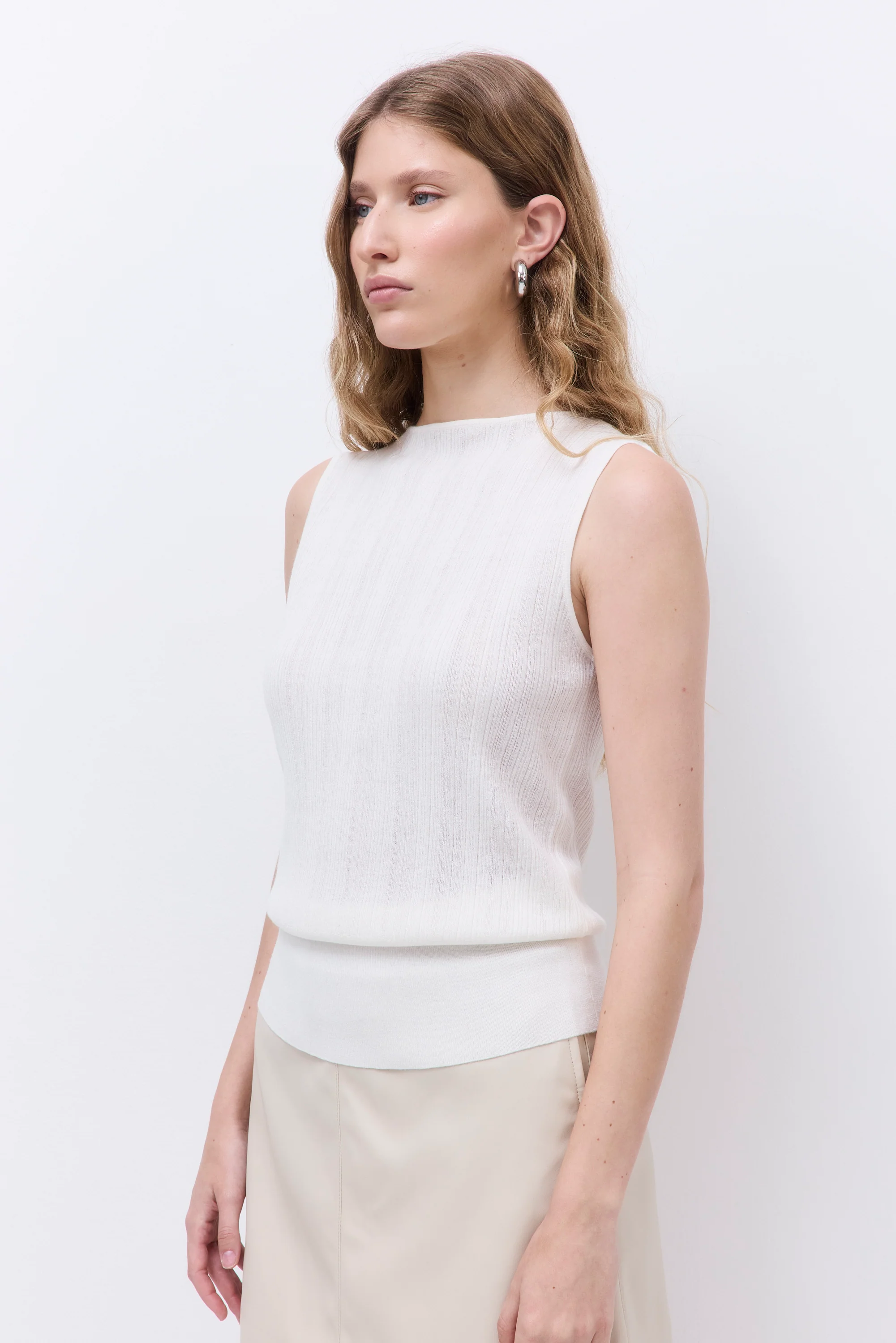 Ribbed Boat Neck Vest - Image 6