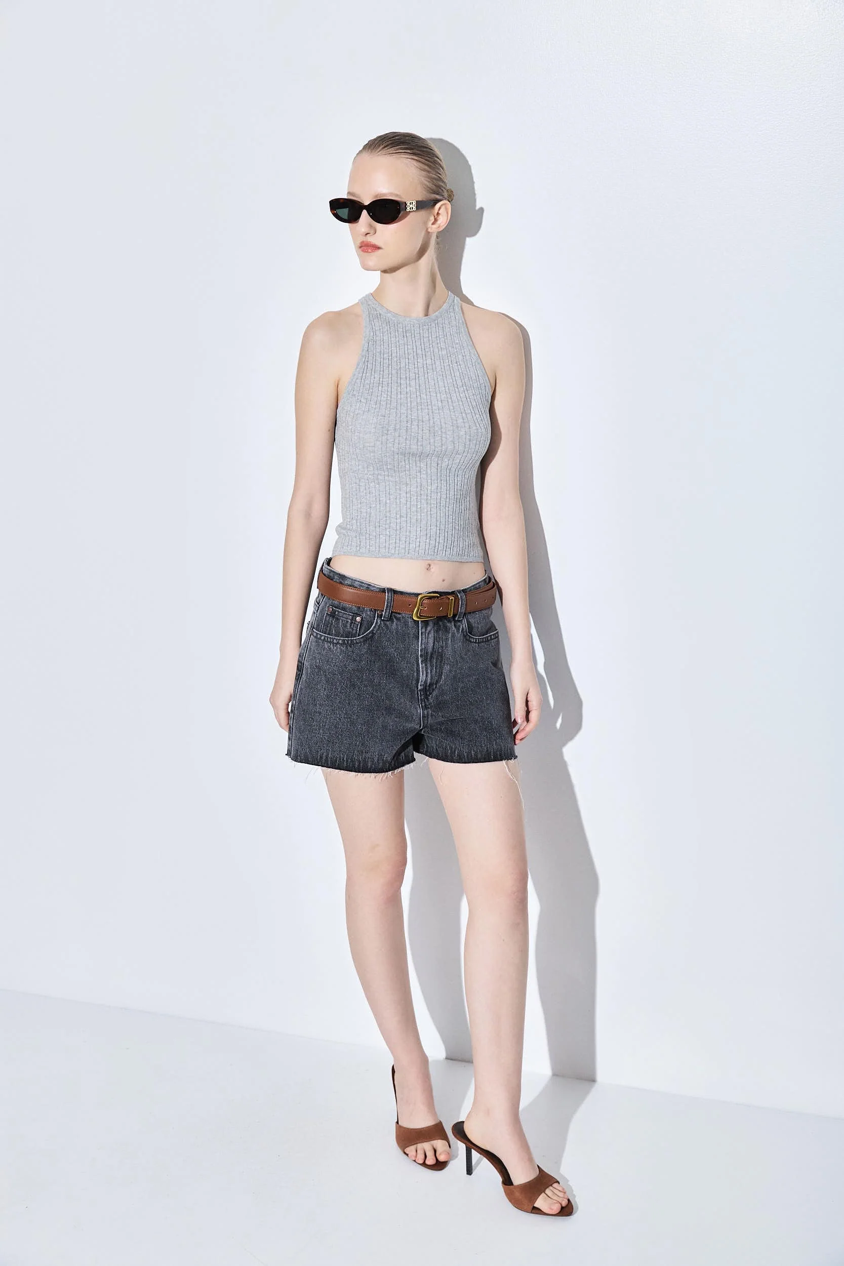 Ribbed Crew Neck Tank Top - Image 3