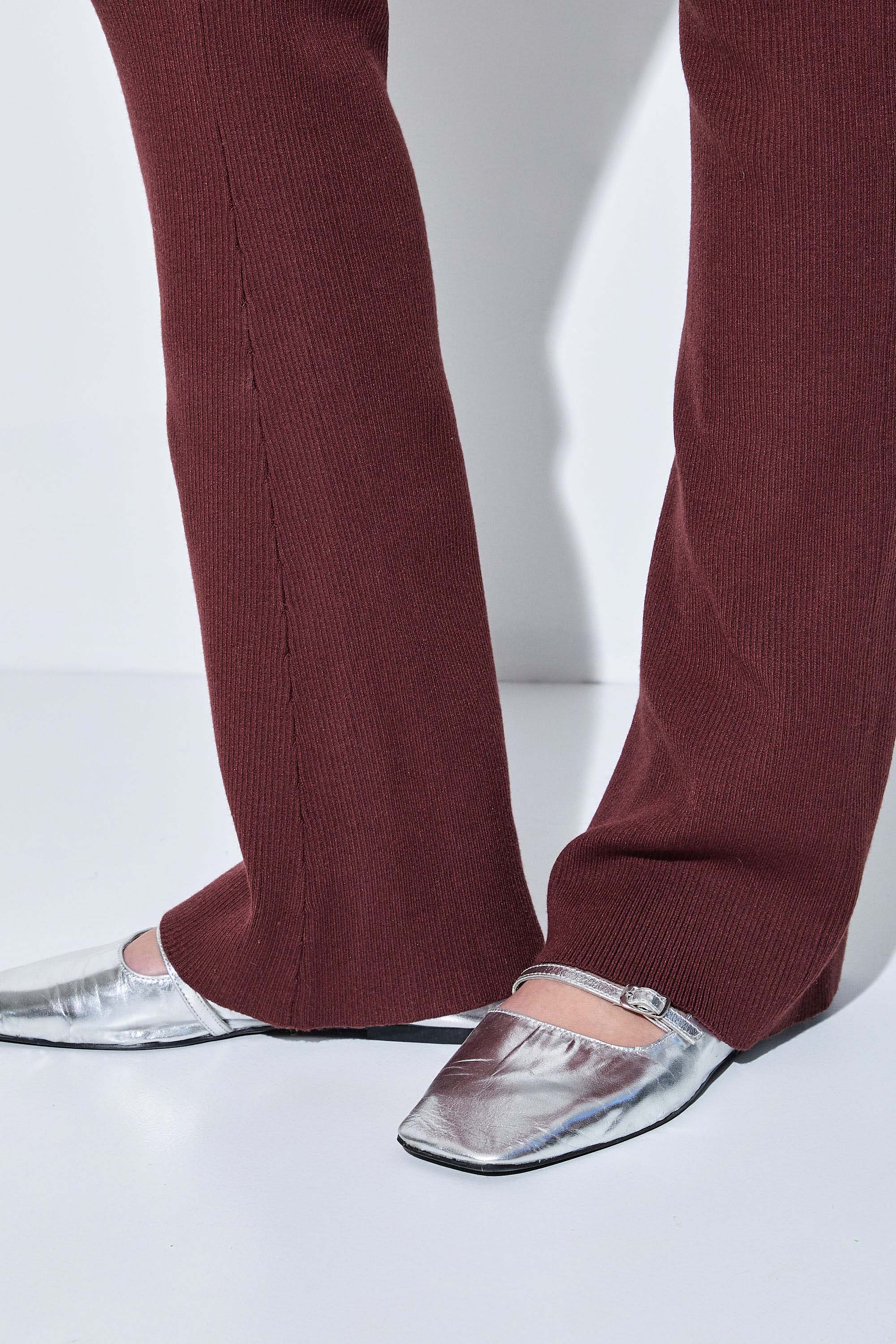 Ribbed Flared Leggings - Image 7