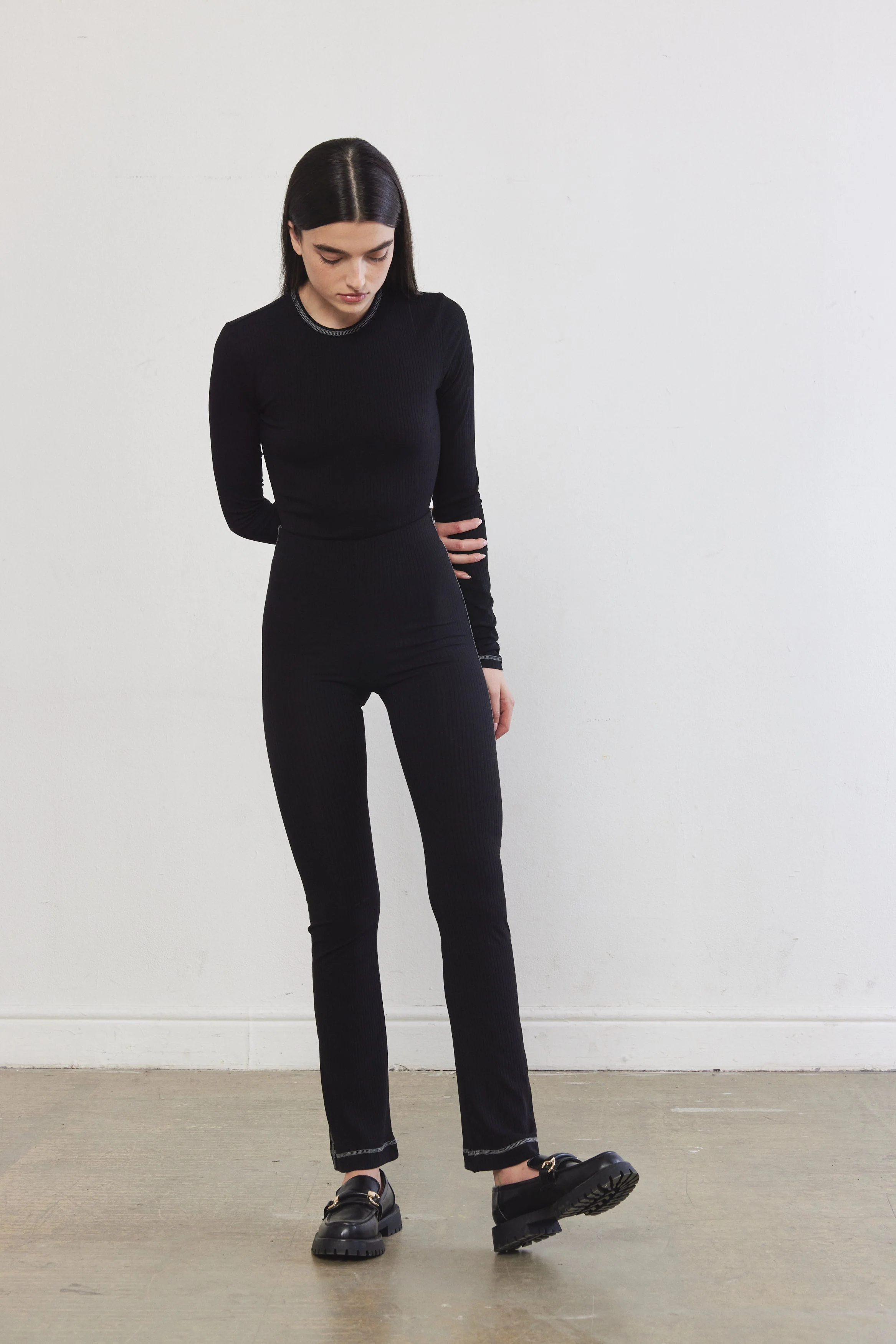 Ribbed Flat-Lock Flare Leggings - Image 4