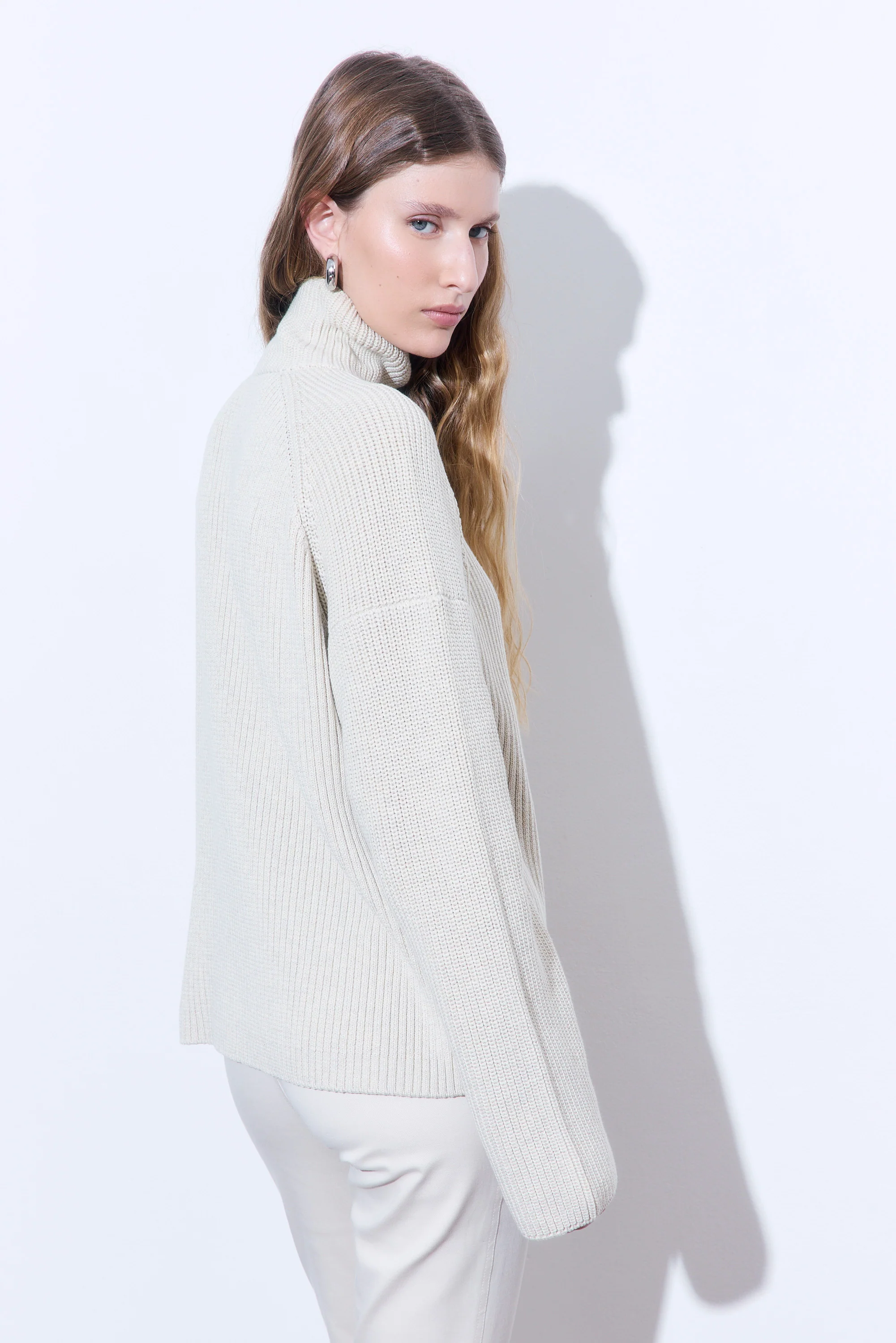Ribbed Turtleneck Sweater - Image 5