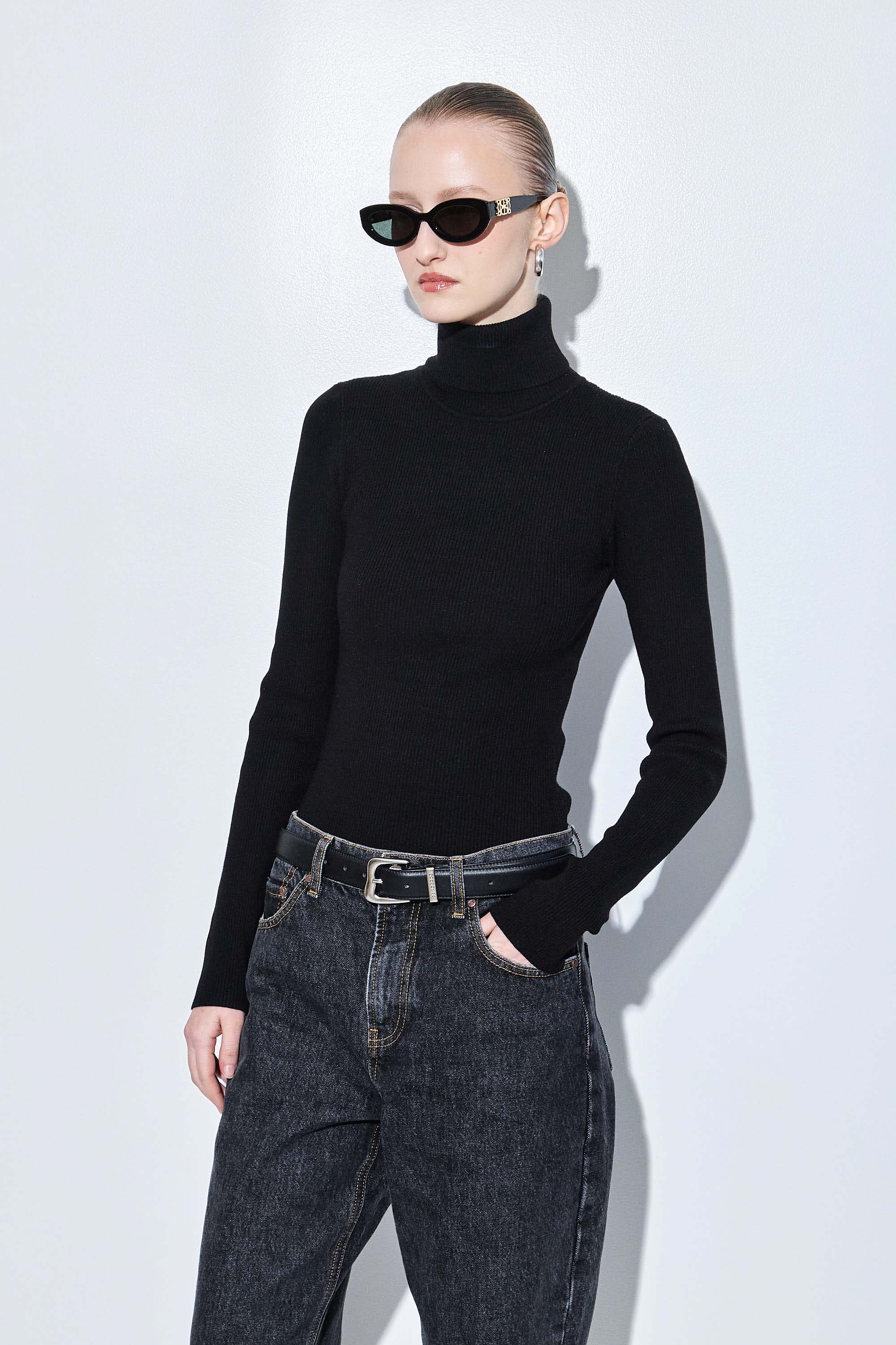 Ribbed Turtleneck Top - Image 4