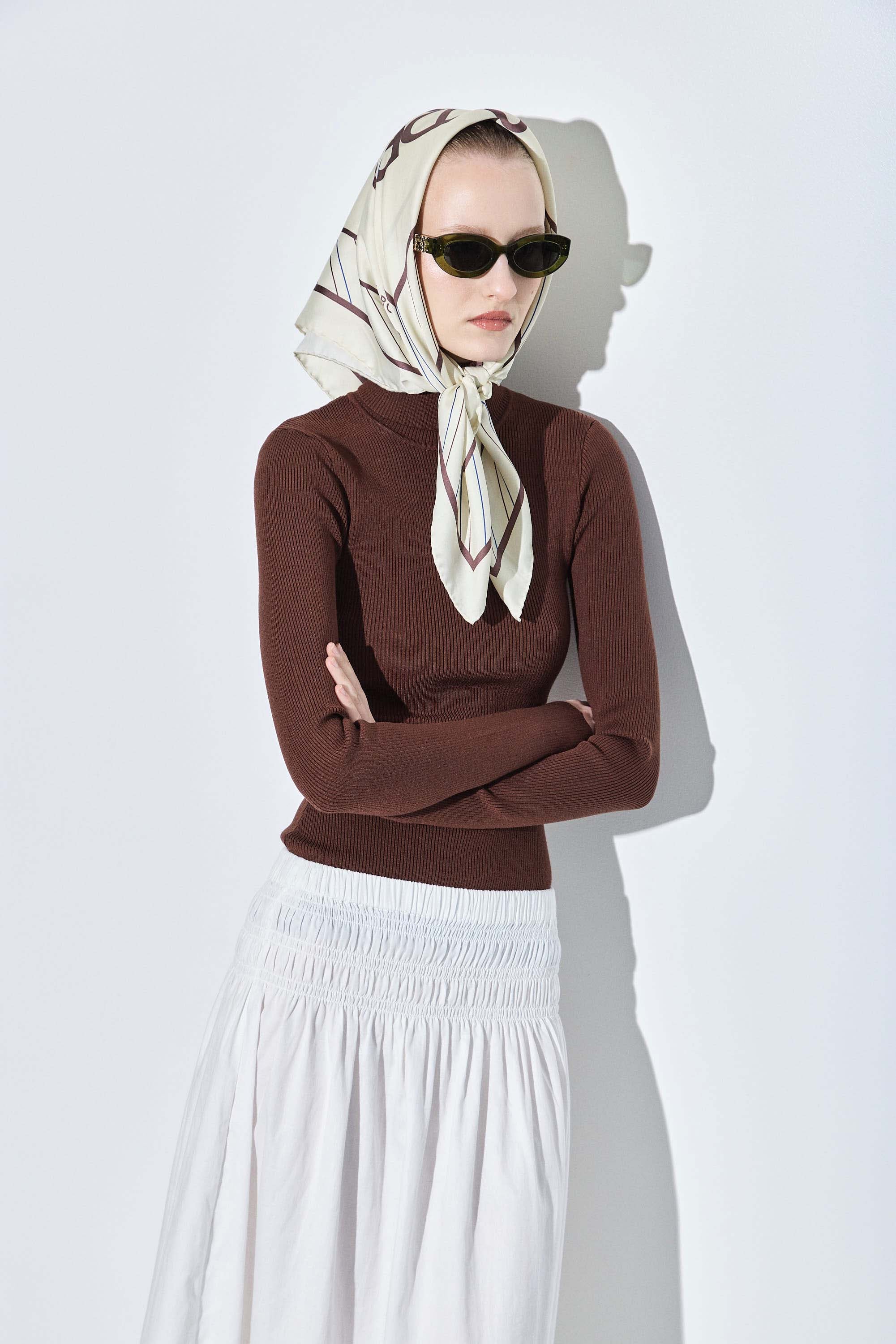 Ribbed Turtleneck Top - Image 3