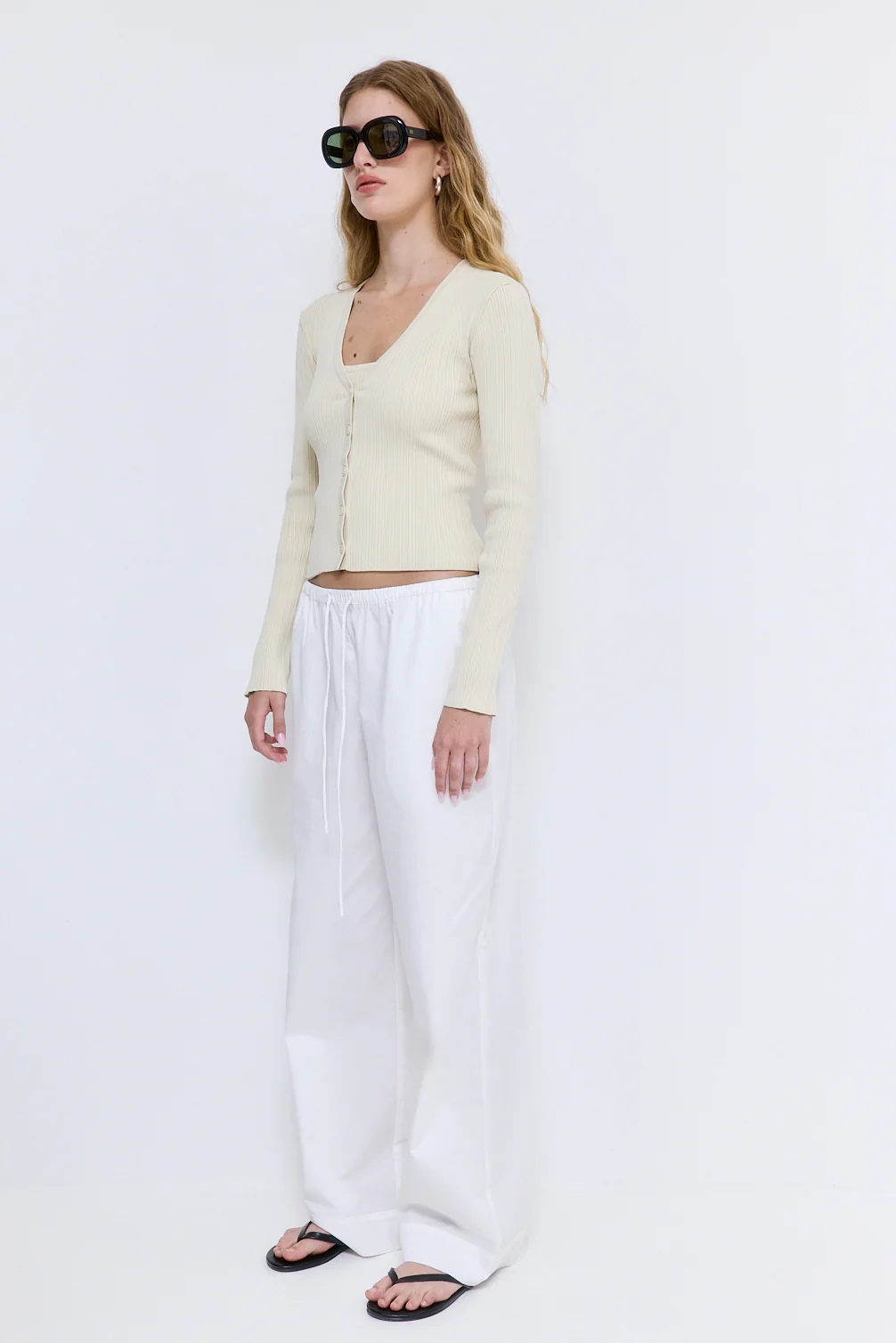 Ribbed V Neck Cardigan - Image 4
