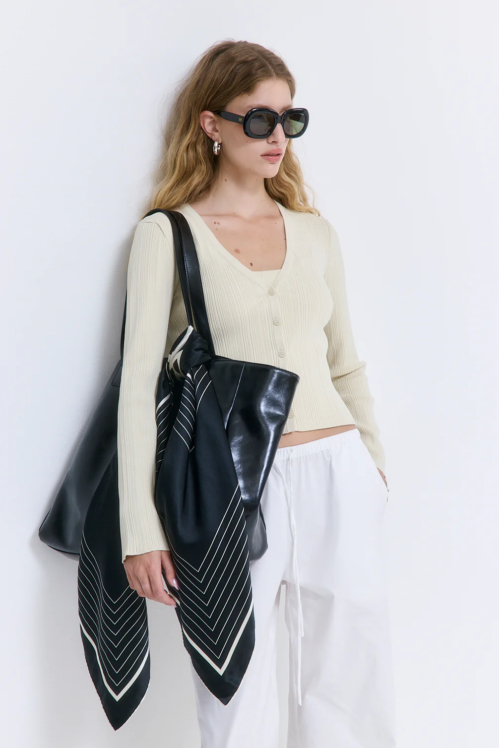 Ribbed V Neck Cardigan - Image 7