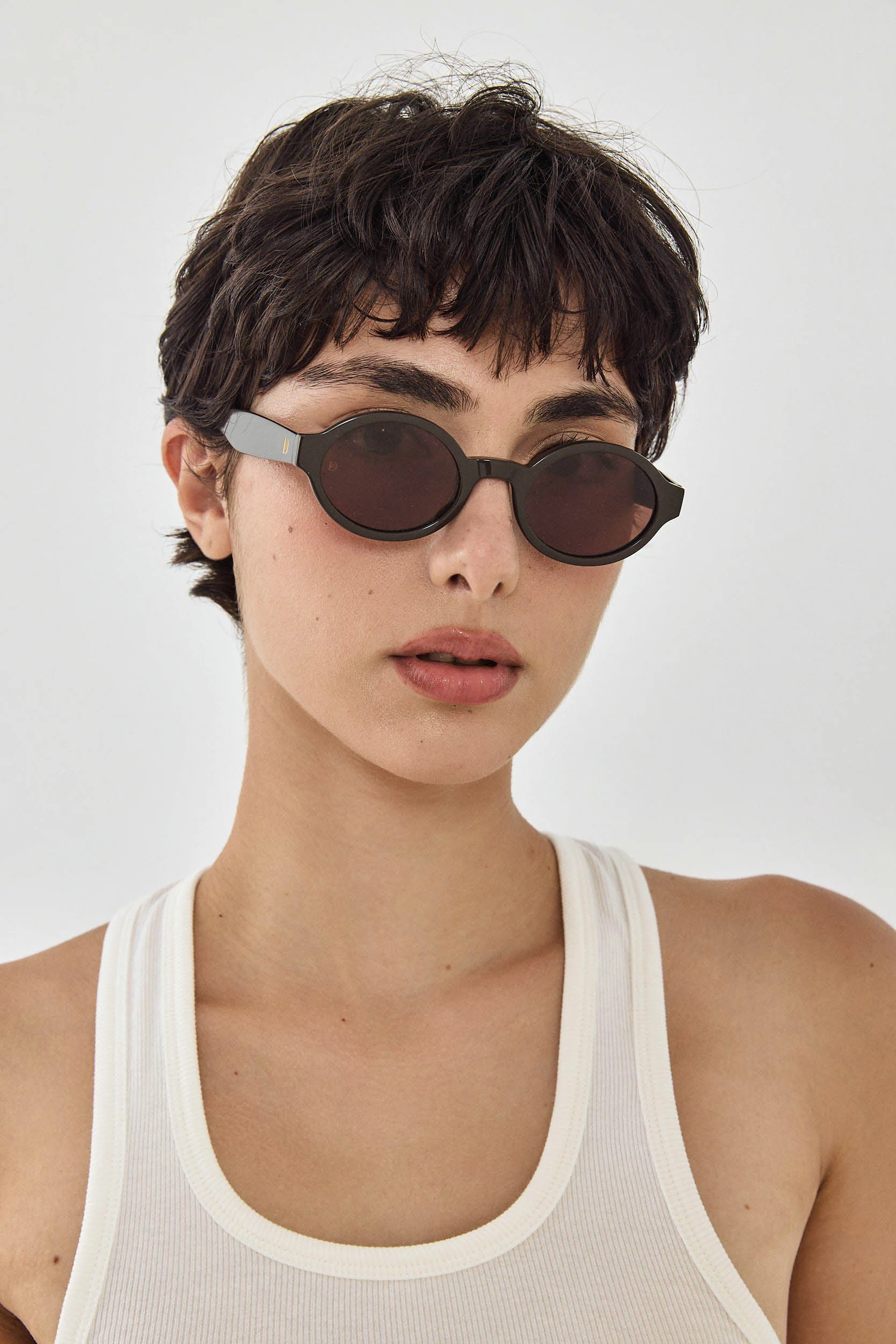 Round Sunglasses - Image 3