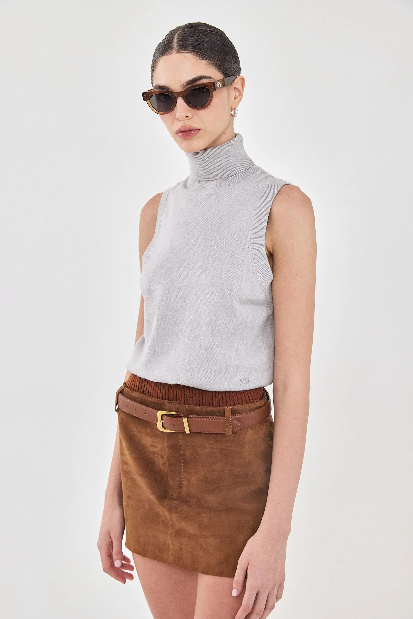 Sleeveless Knit Turtleneck Top - Image 4