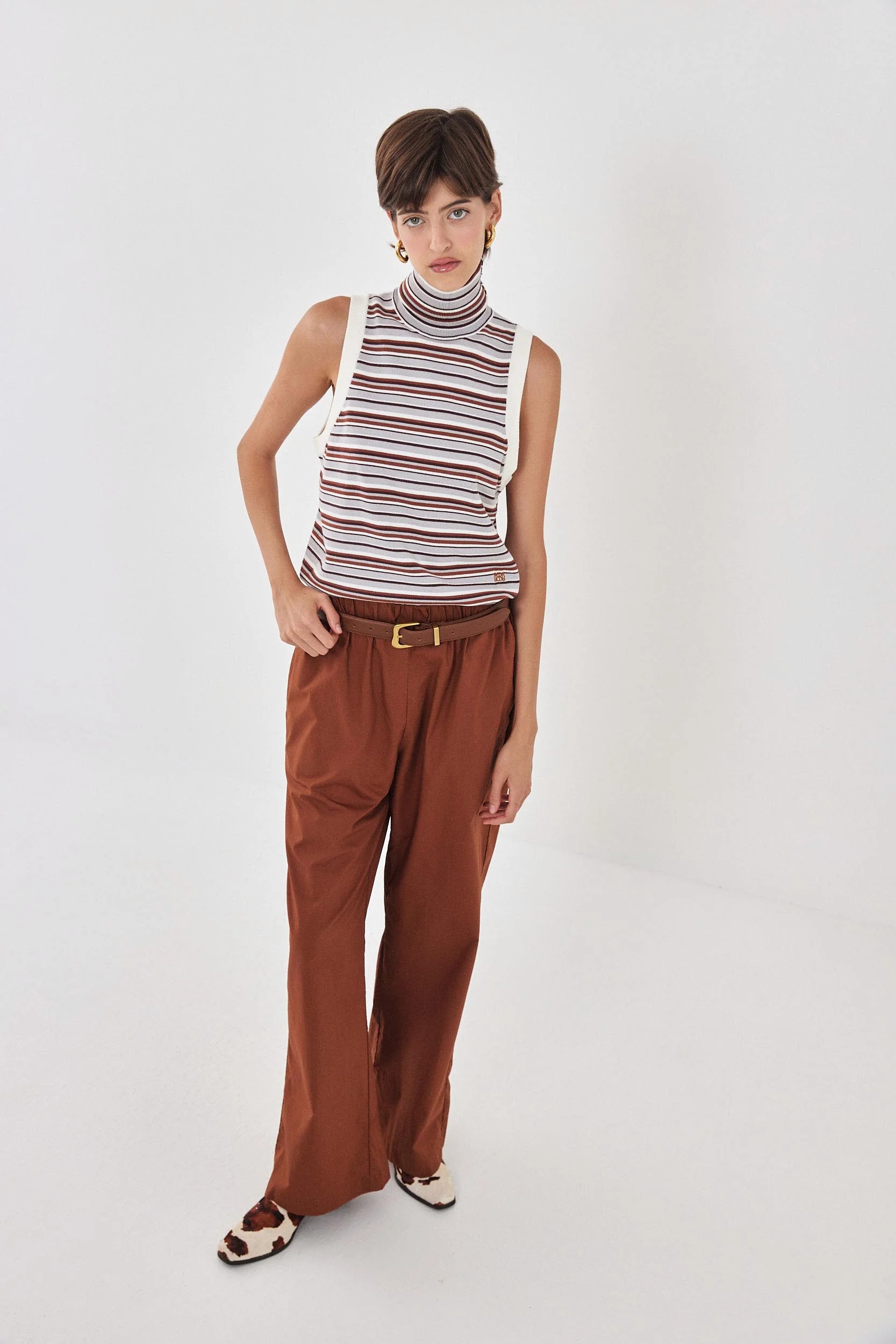 Sleeveless Knit Turtleneck Top - Image 3