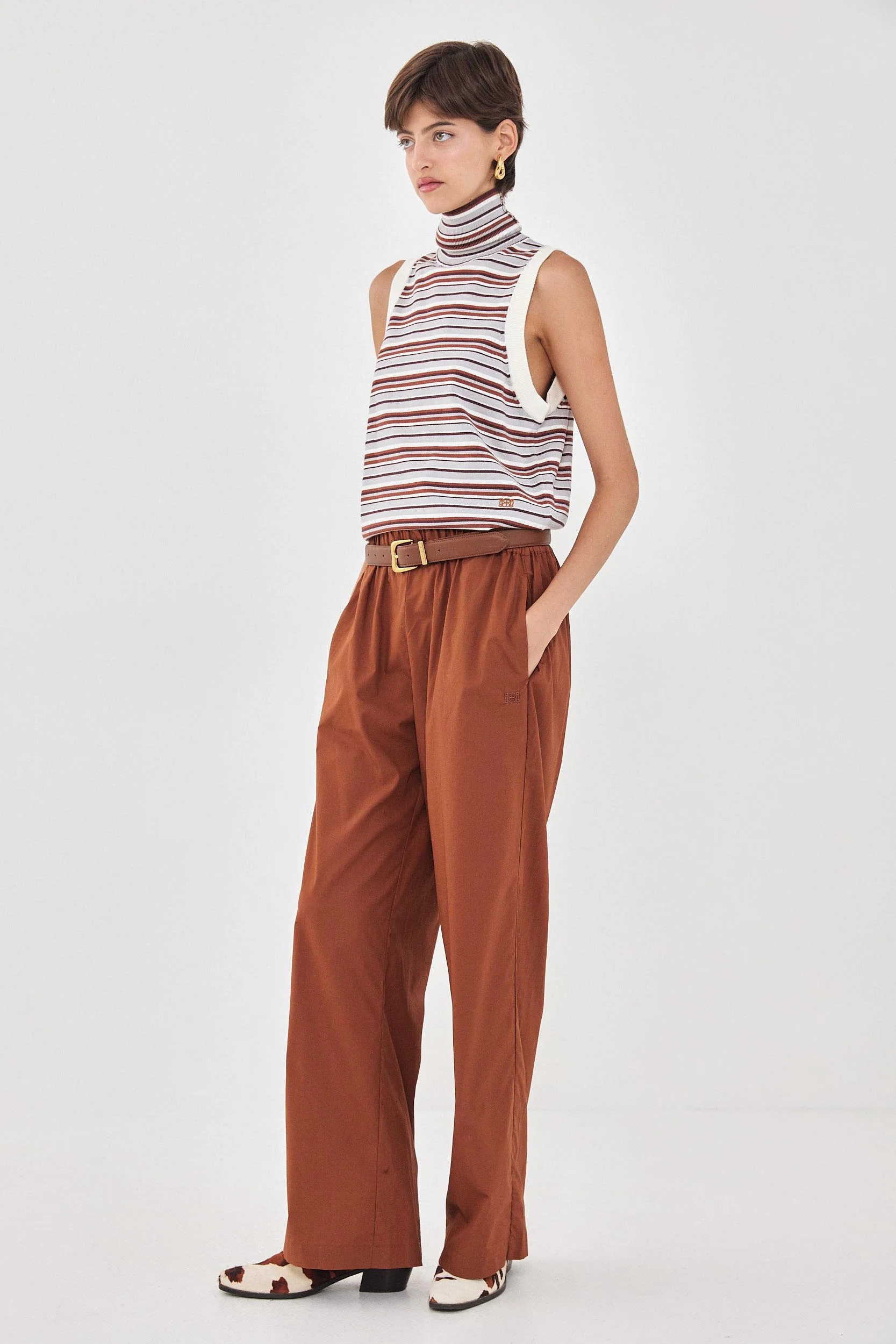 Sleeveless Knit Turtleneck Top - Image 4