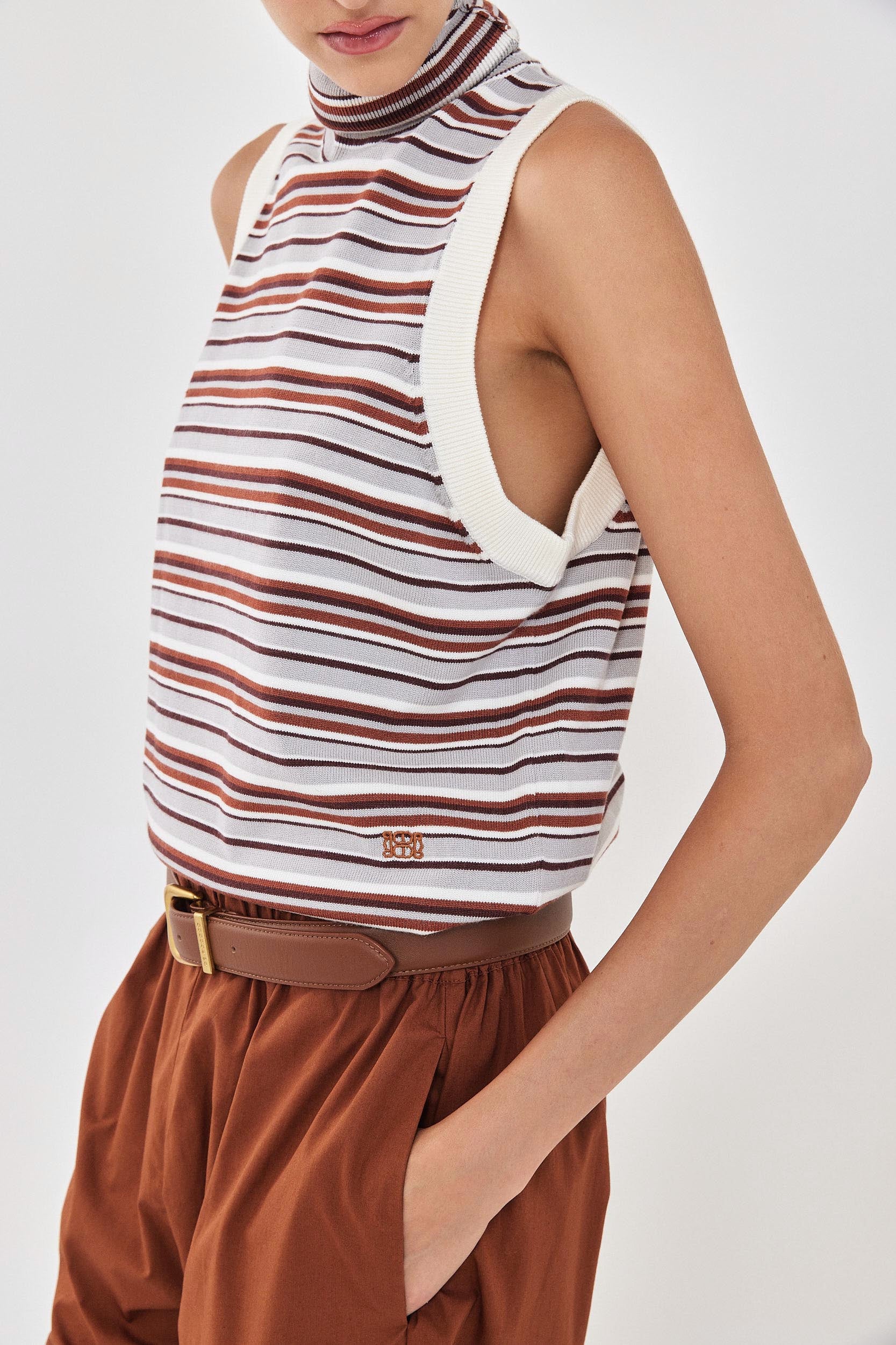 Sleeveless Knit Turtleneck Top - Image 6