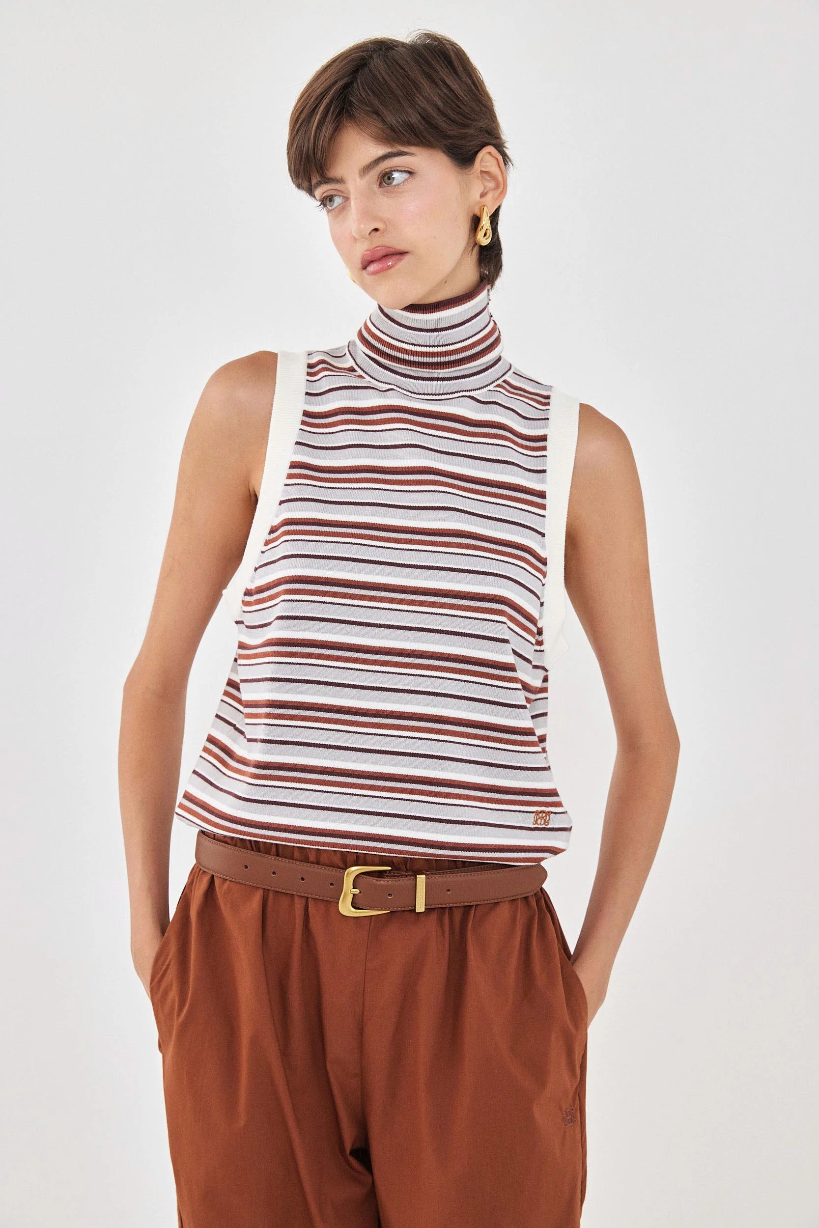 Sleeveless Knit Turtleneck Top - Image 7