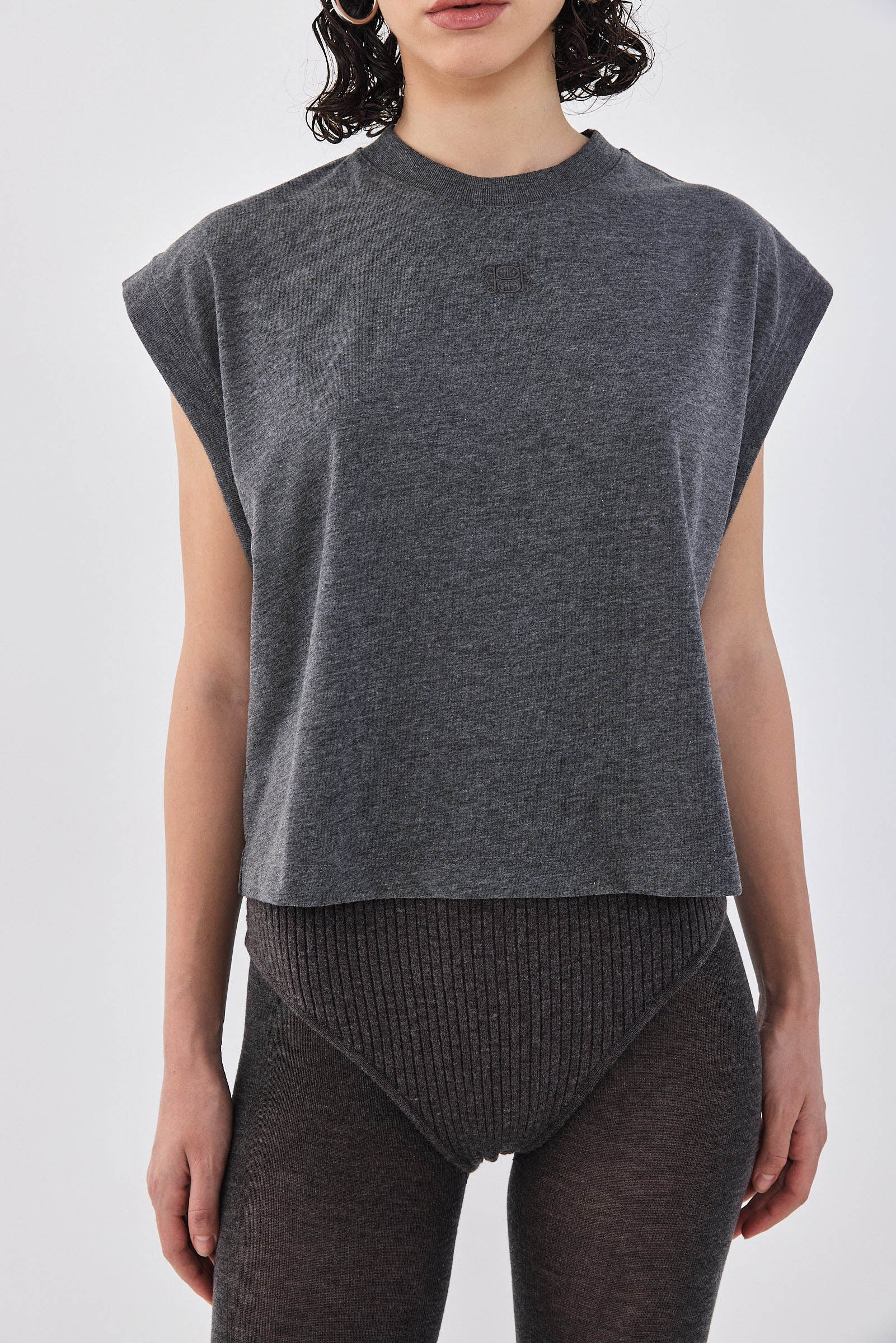 Sleeveless Ribbed Cropped Top - Image 6